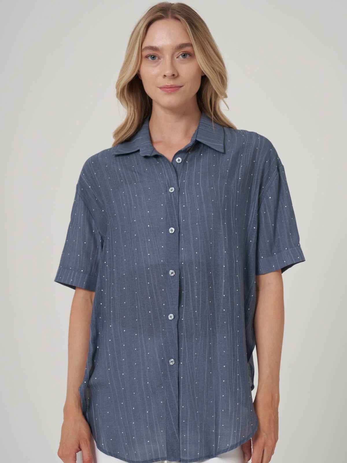 Taş Detaylı Düğmeli Oversize Gömlek
