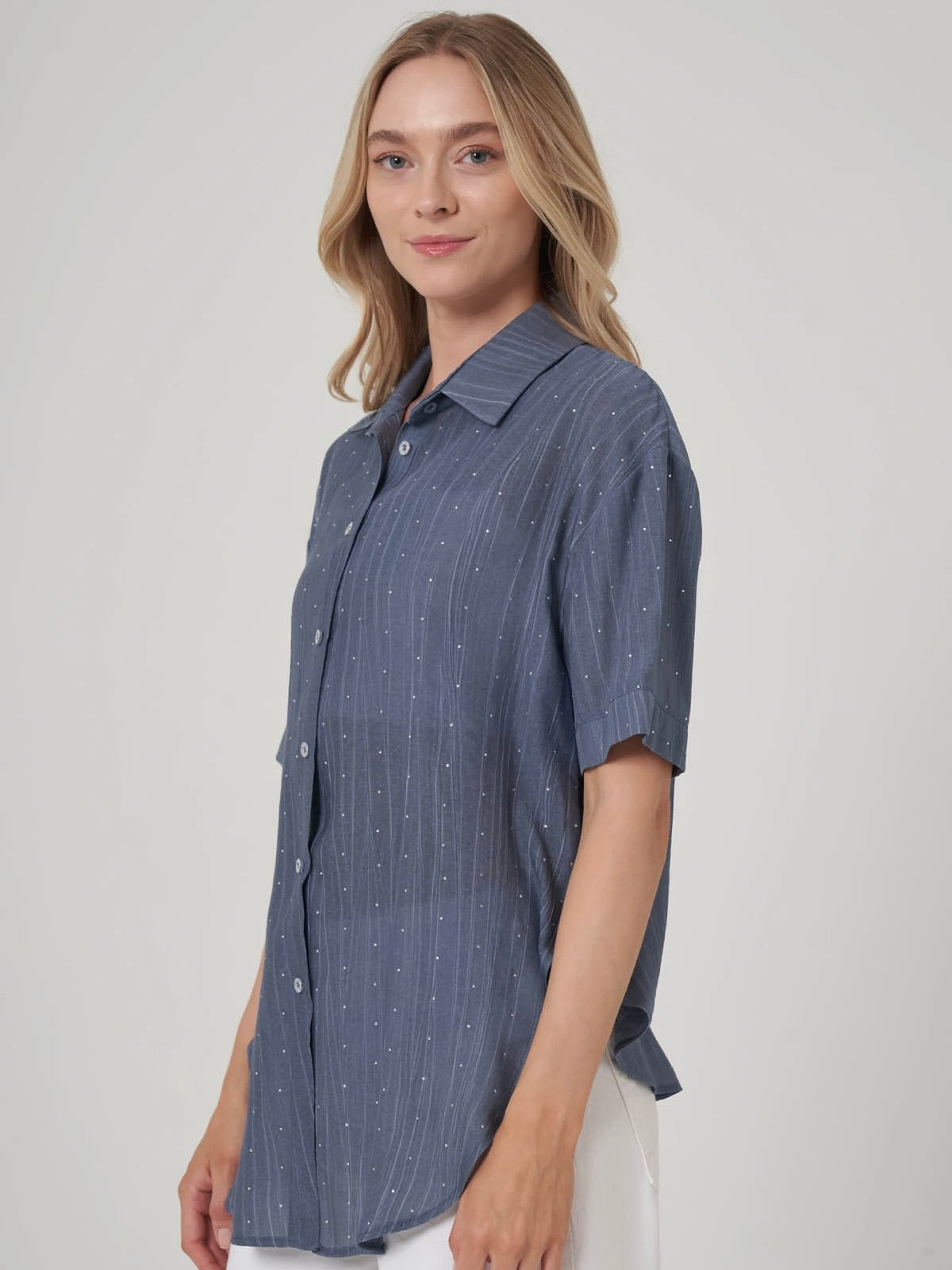 Taş Detaylı Düğmeli Oversize Gömlek