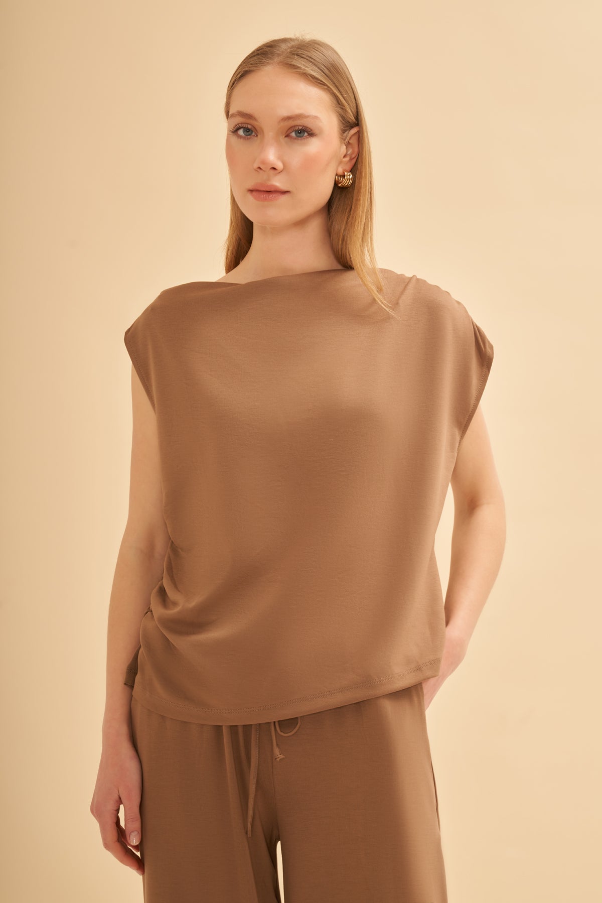 Utopian Drape Detaylı Kayık Yaka Bluz
