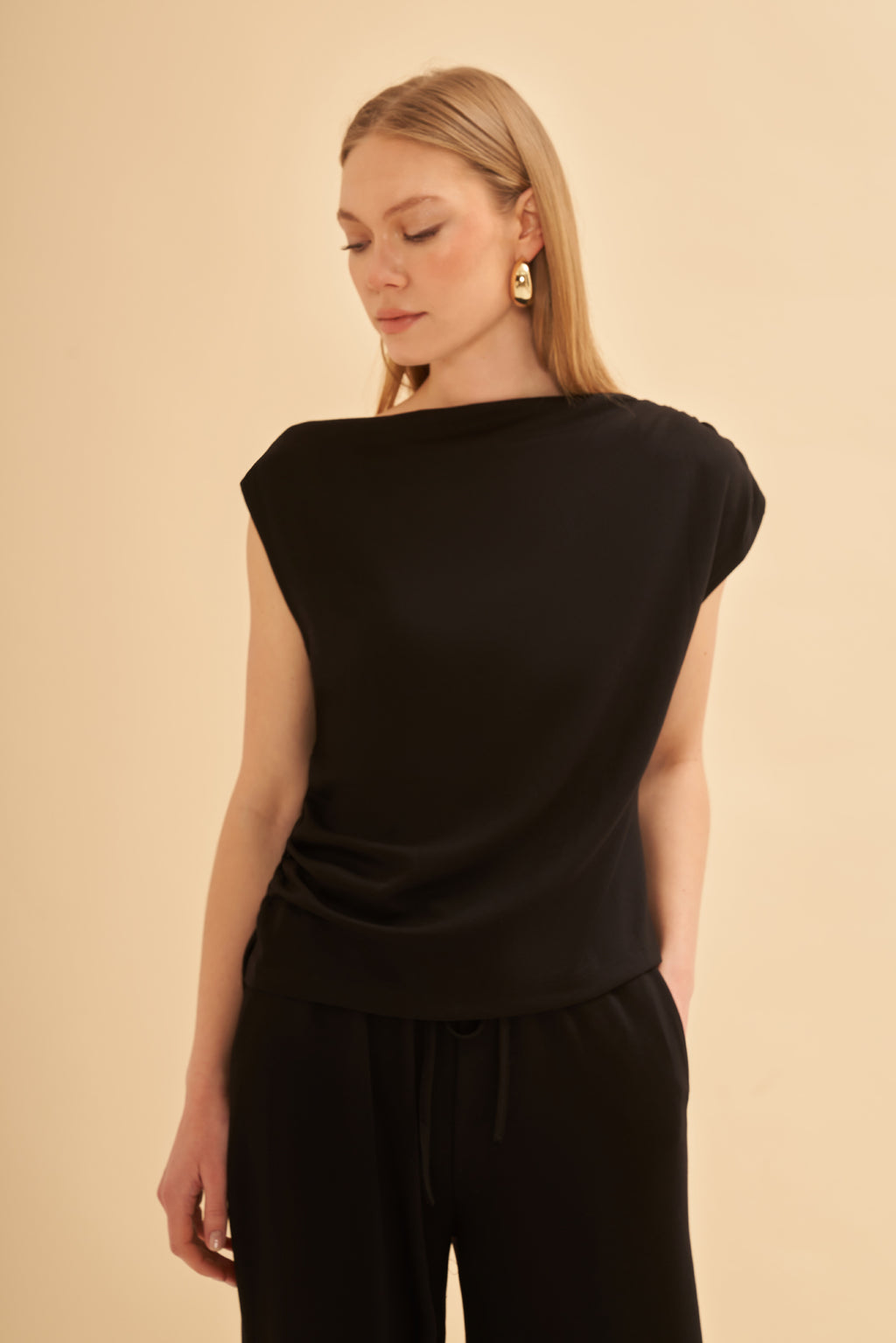 Utopian Drape Detaylı Kayık Yaka Bluz