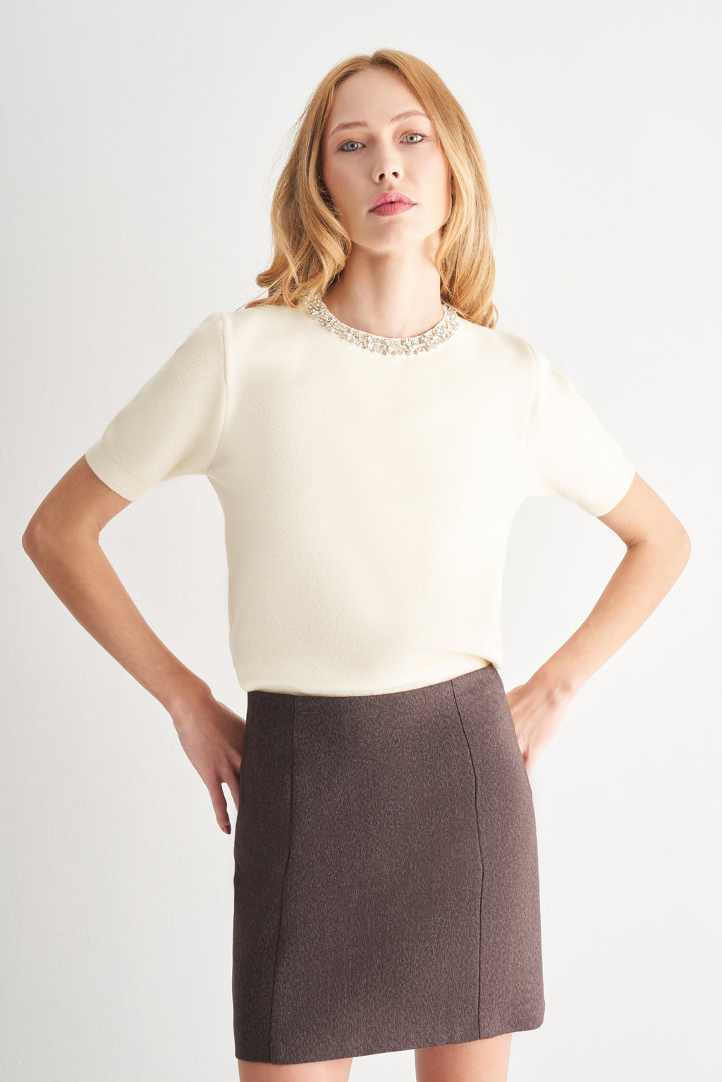 Utopian Yakası Taş İşlemeli Kısa Kollu Triko Üst