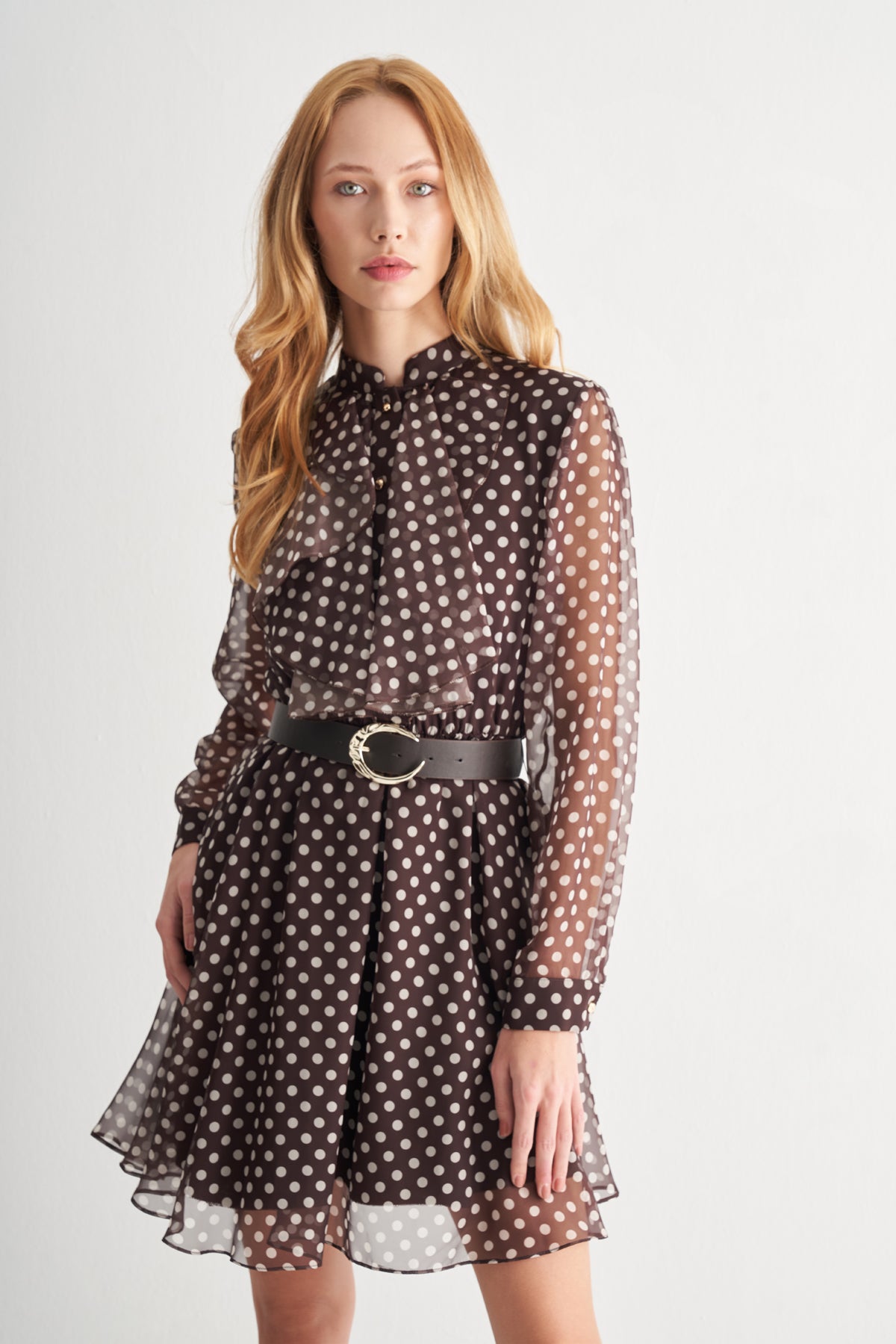 Utopian Puantiyeli Fırfır Yakalı Kemerli Mini Elbise