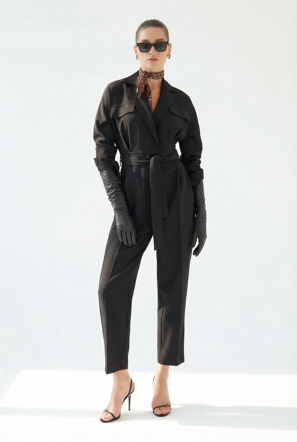 Utopian Siyah Kuşaklı Tulum