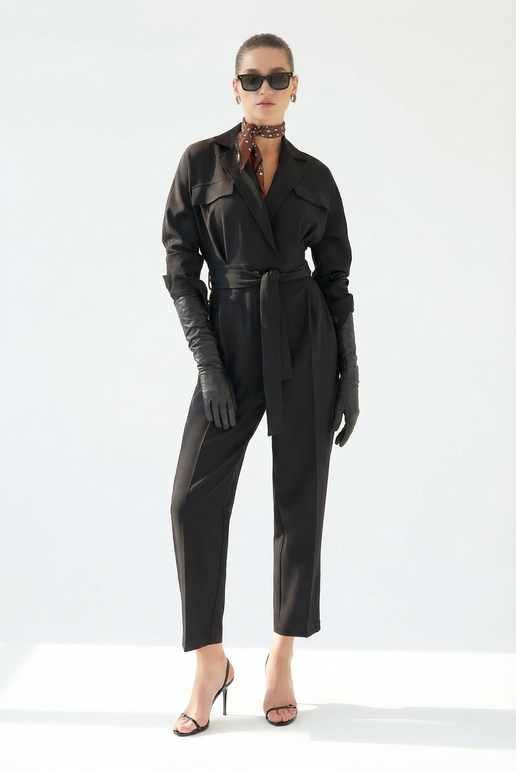 Utopian Siyah Kuşaklı Tulum