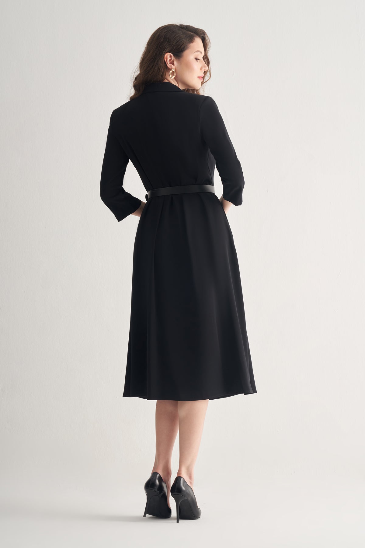 Utopian Gold Düğmeli Ceket Yaka Midi Elbise