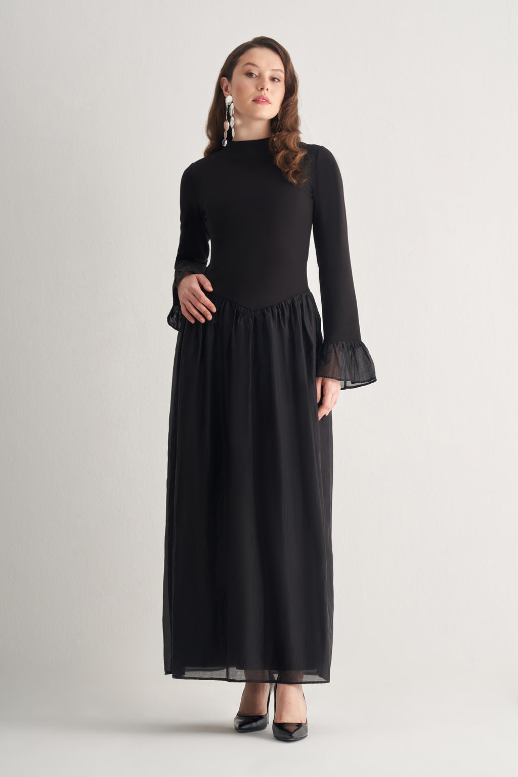 Utopian Siyah Organze Detaylı Uzun Elbise