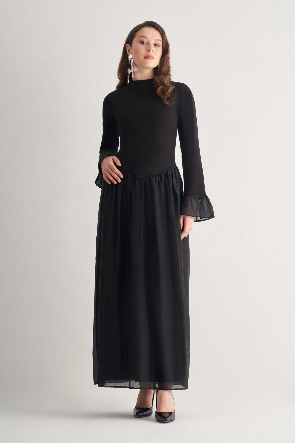 Utopian Siyah Organze Detaylı Uzun Elbise