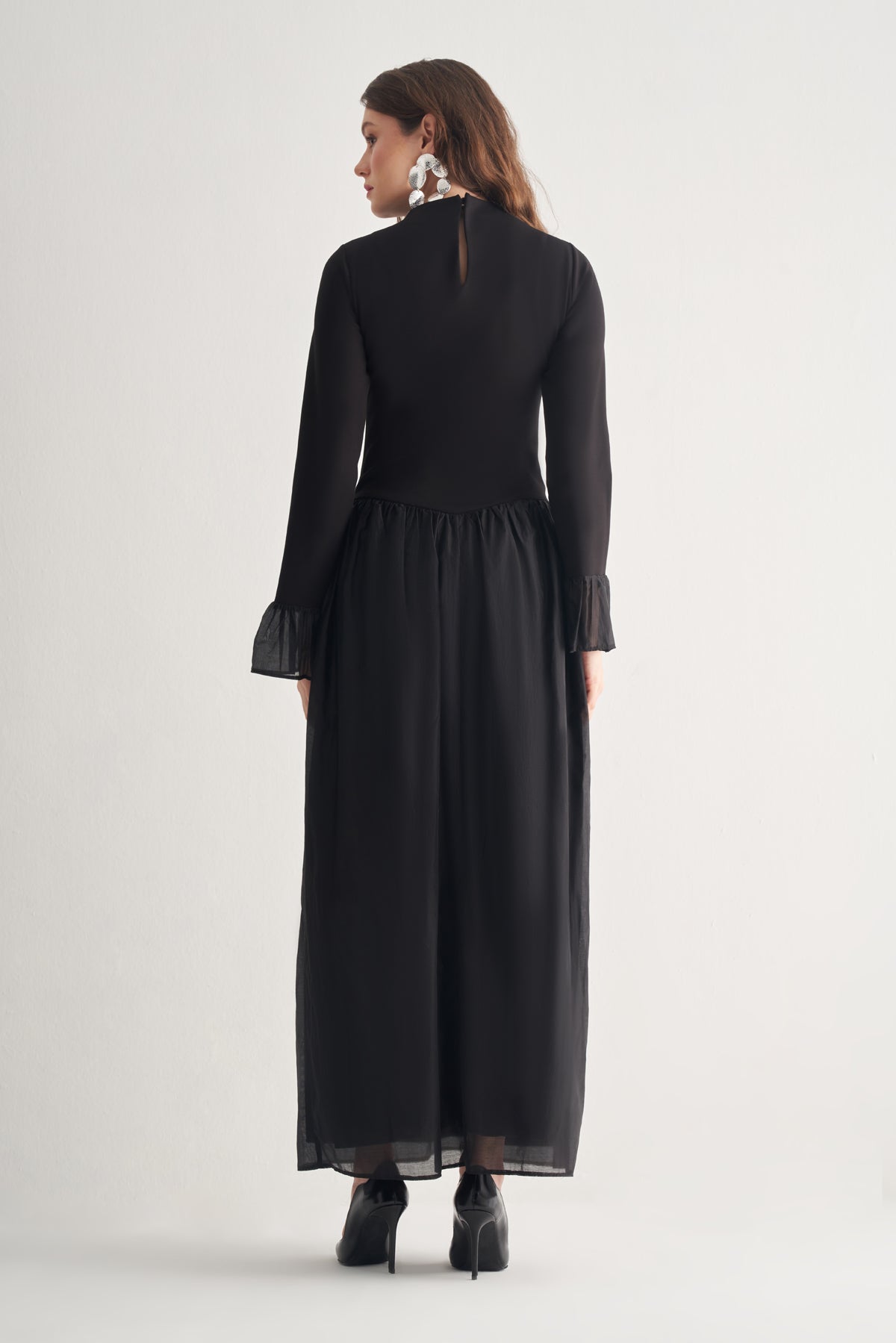 Utopian Siyah Organze Detaylı Uzun Elbise