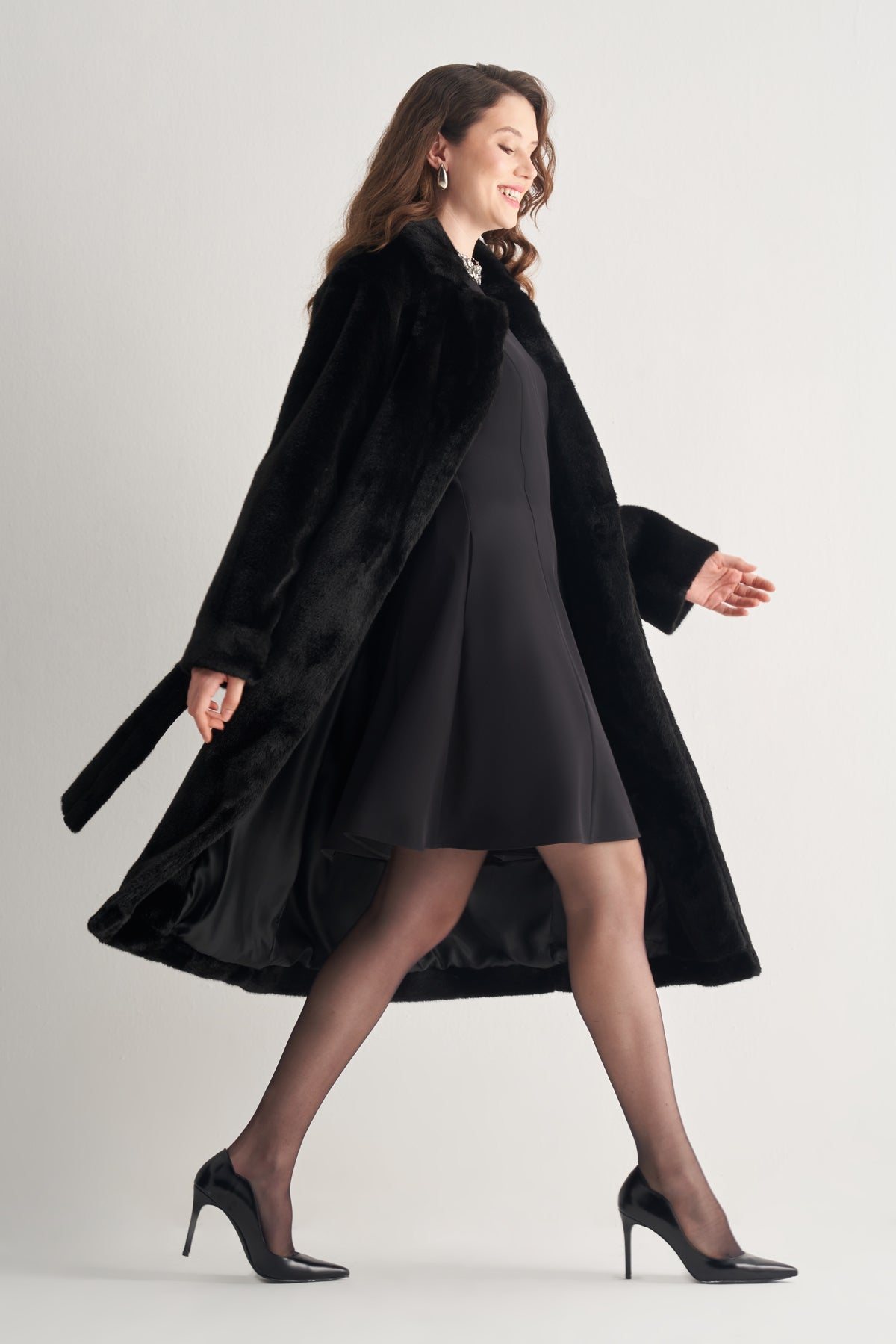 Utopian Kürk Görünümlü Peluş Manto