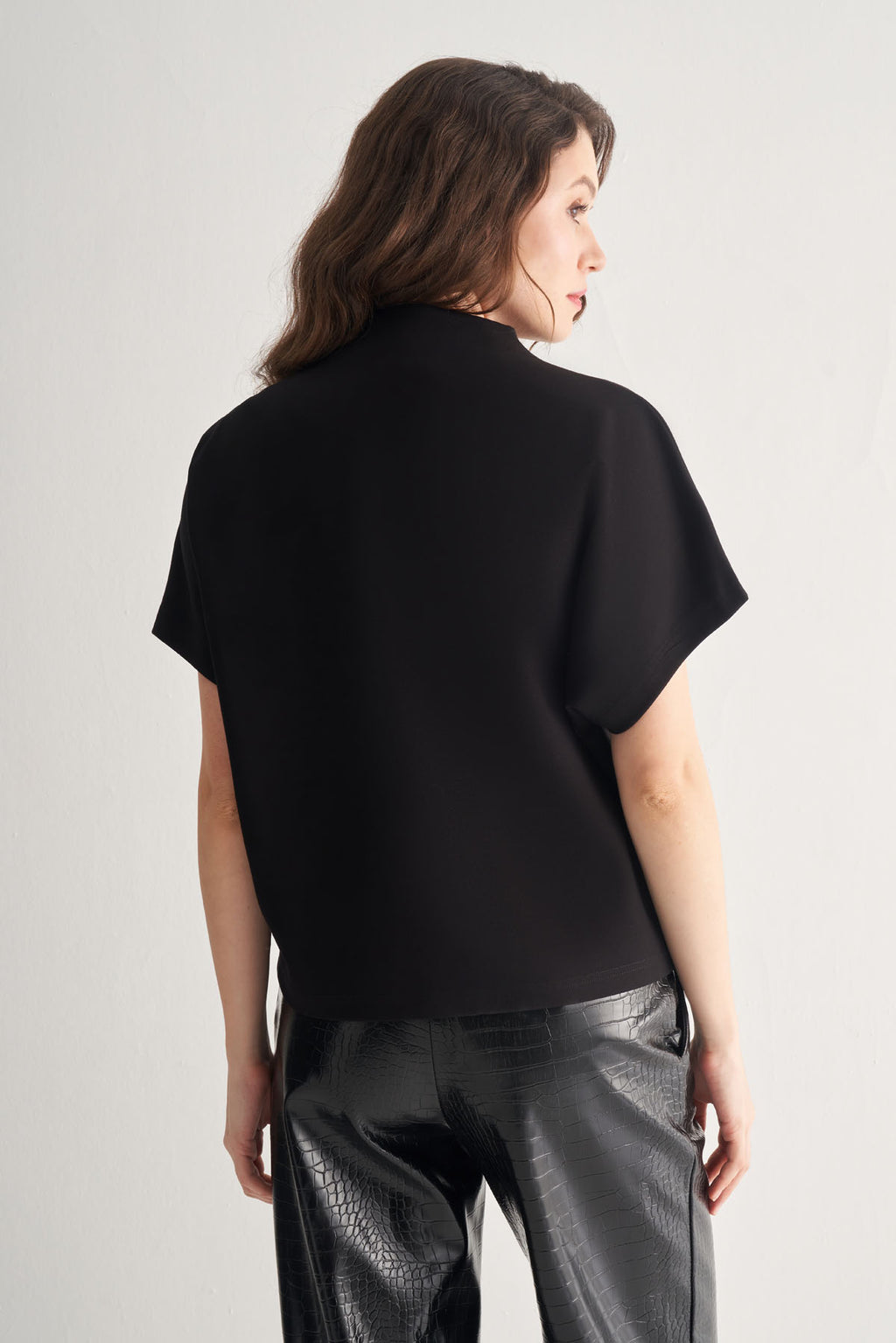 Utopian Metal Düğme Detaylı Kısa Kol Bluz