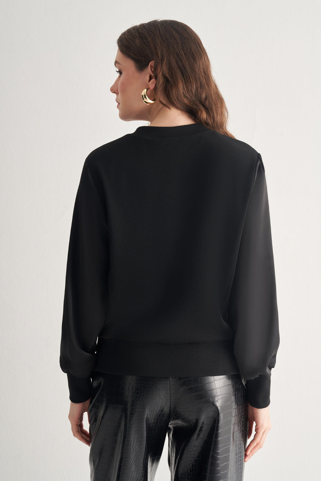 Utopian V Yaka Gold Aksesuarlı Bluz