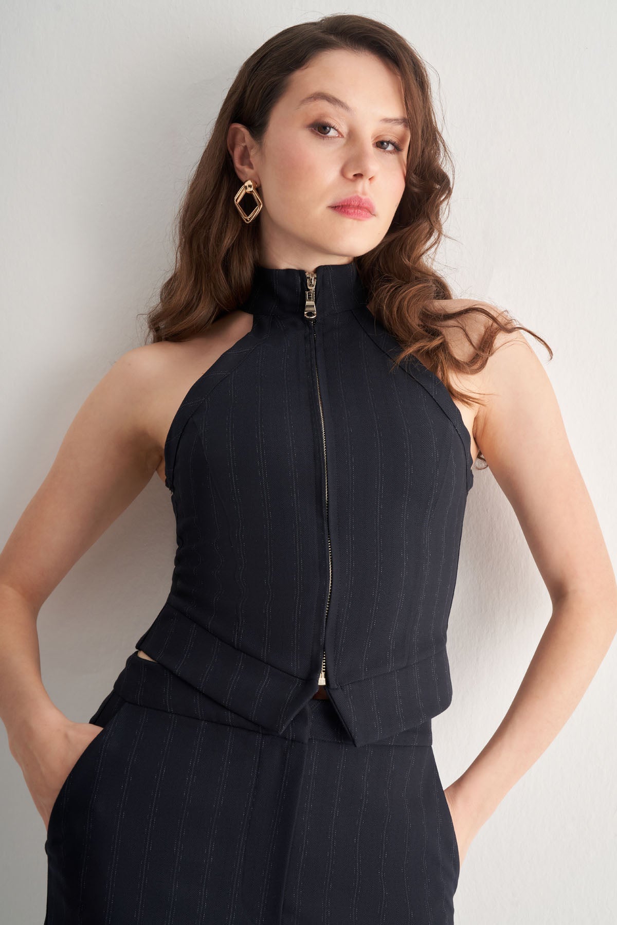 Utopian Dikiş Detaylı Yüksek Yaka Fermuarlı Yelek