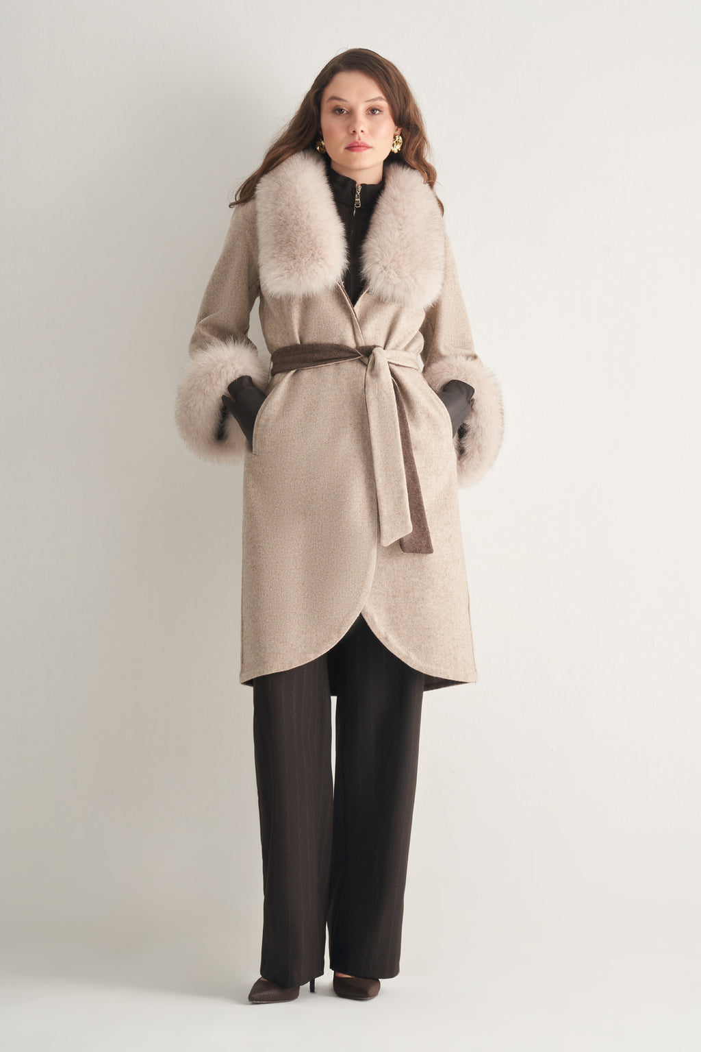 Utopian Gerçek Kürk Yakalı ve Manşetli Kuşaklı Kaban