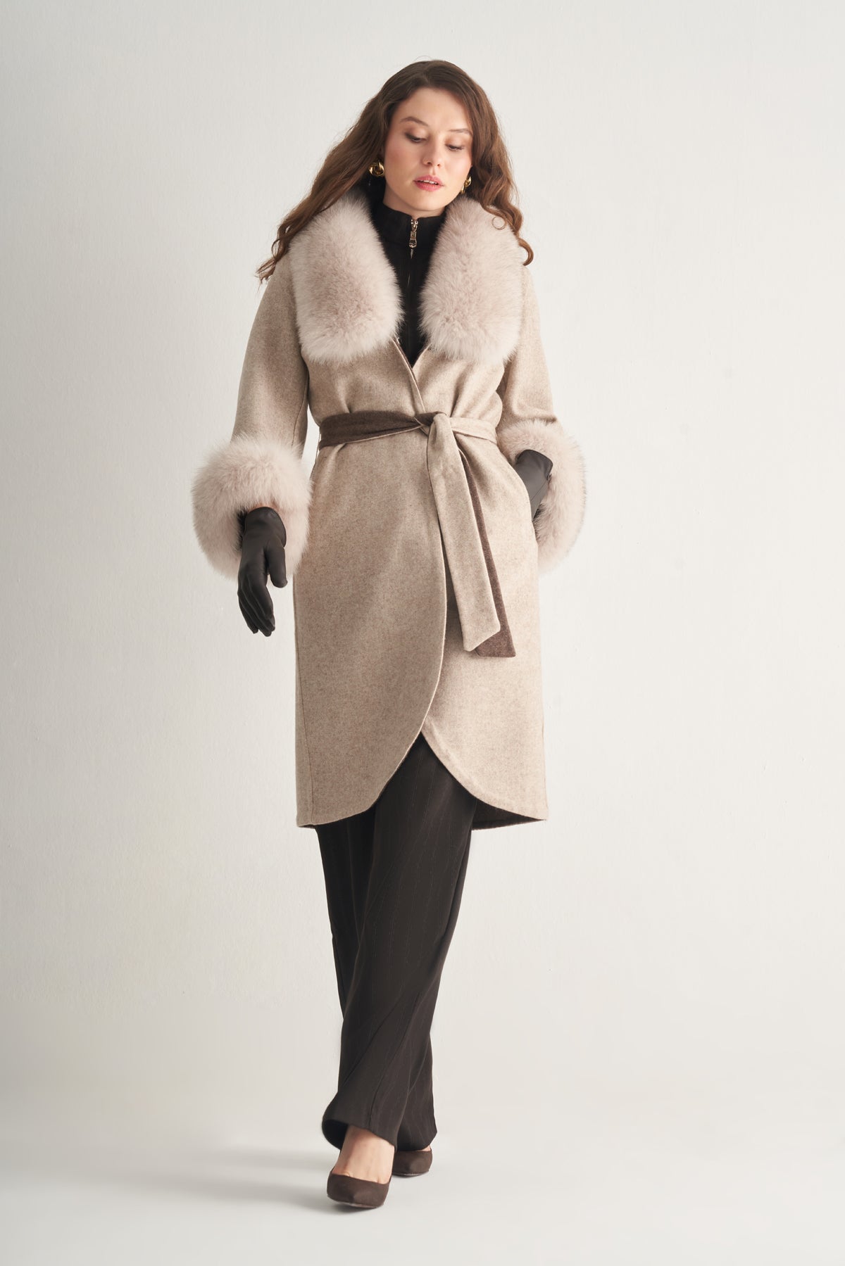 Utopian Gerçek Kürk Yakalı ve Manşetli Kuşaklı Kaban