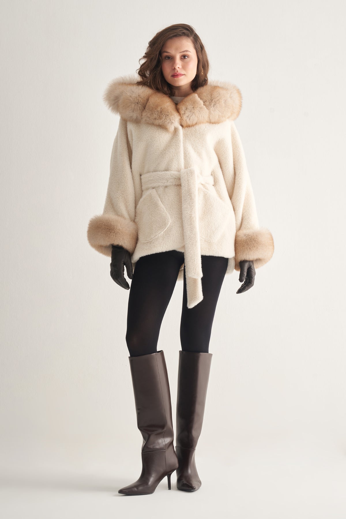 Utopian Kürk Detaylı Kapüşonlu Peluş Kaban