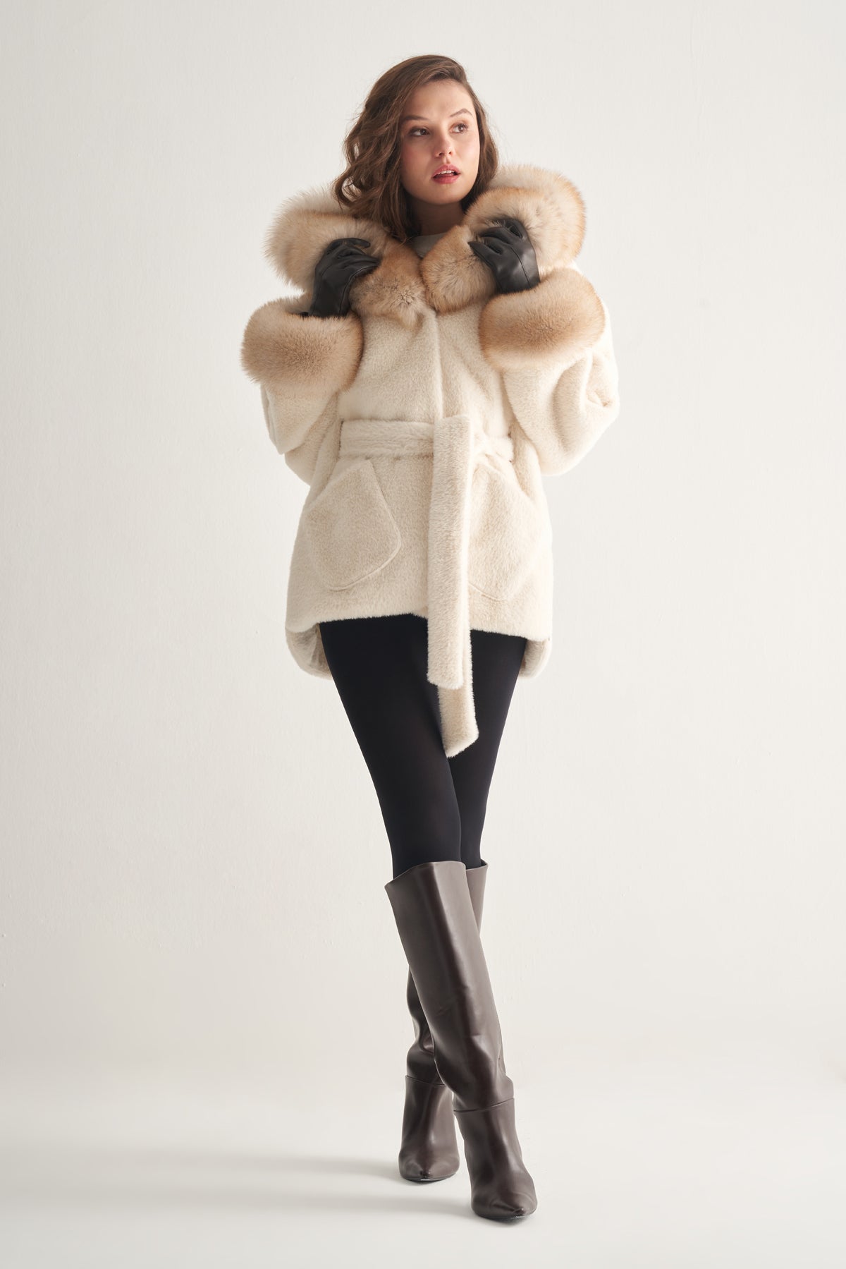 Utopian Kürk Detaylı Kapüşonlu Peluş Kaban