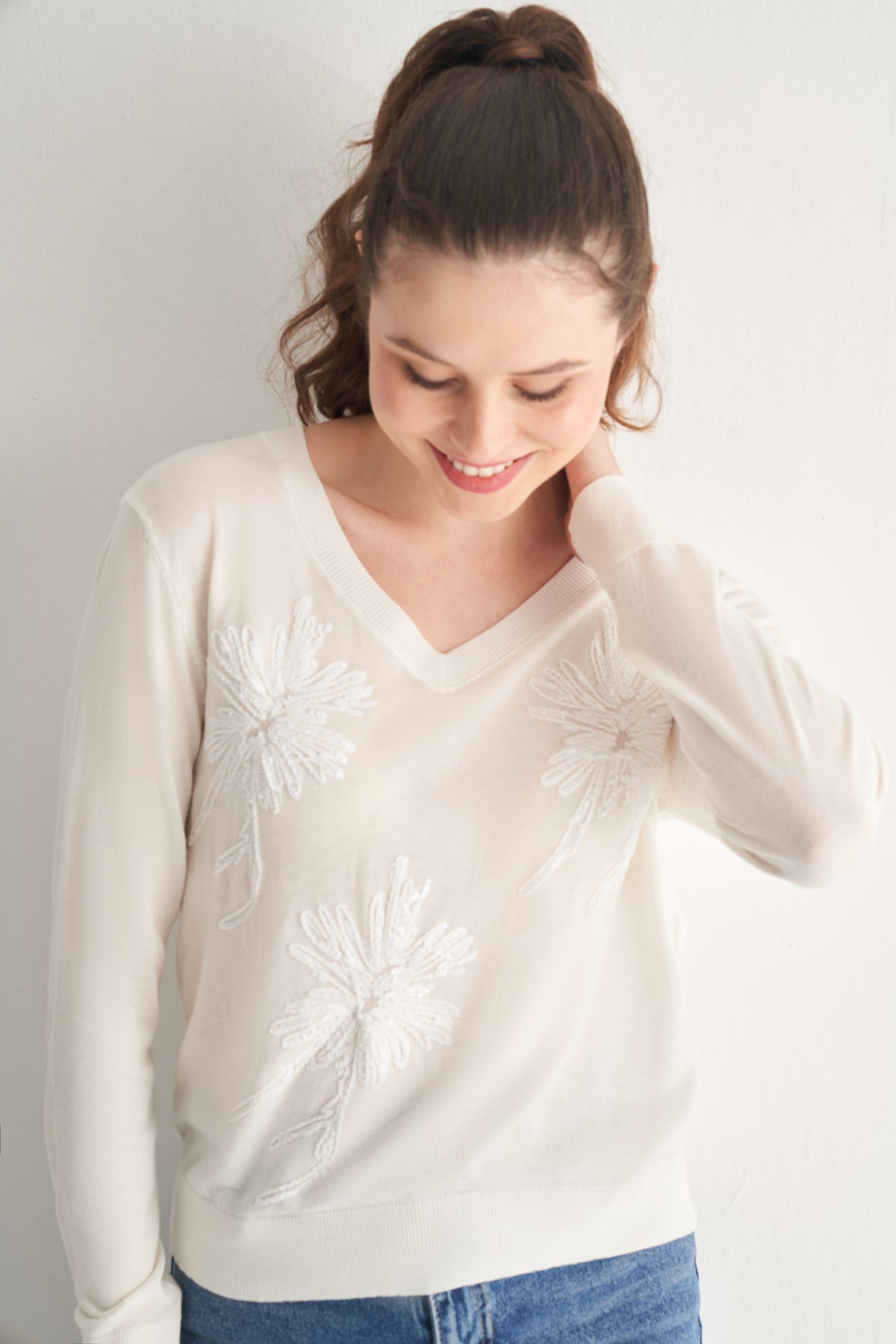 Utopian Pul İşlemeli V Yaka Triko