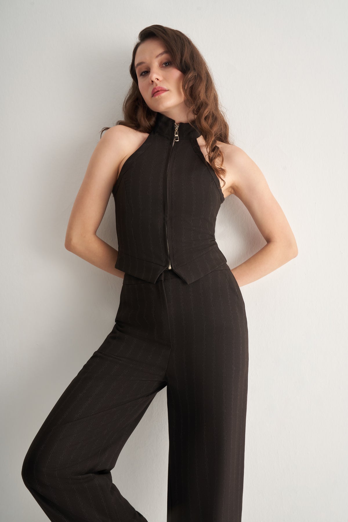 Utopian Dikiş Detaylı Yüksek Yaka Fermuarlı Yelek