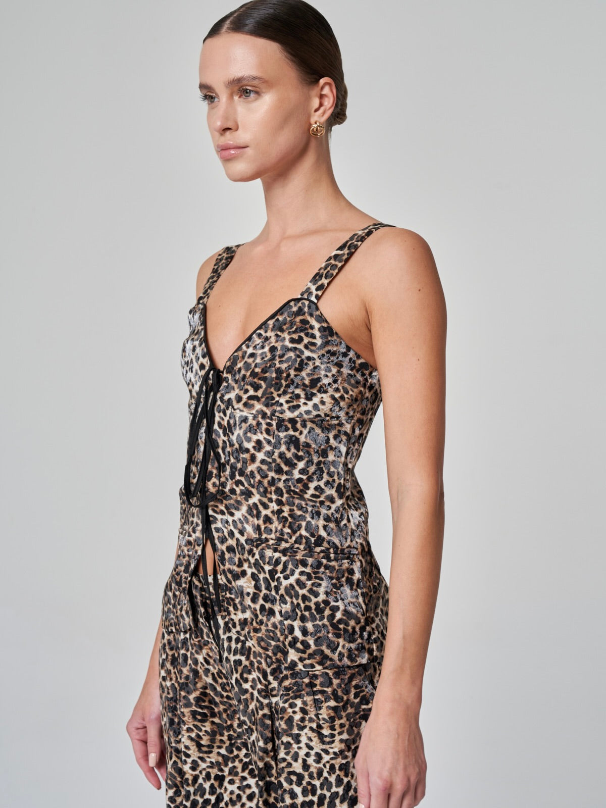 Utopian Bağcıklı Leopar Desenli Bluz
