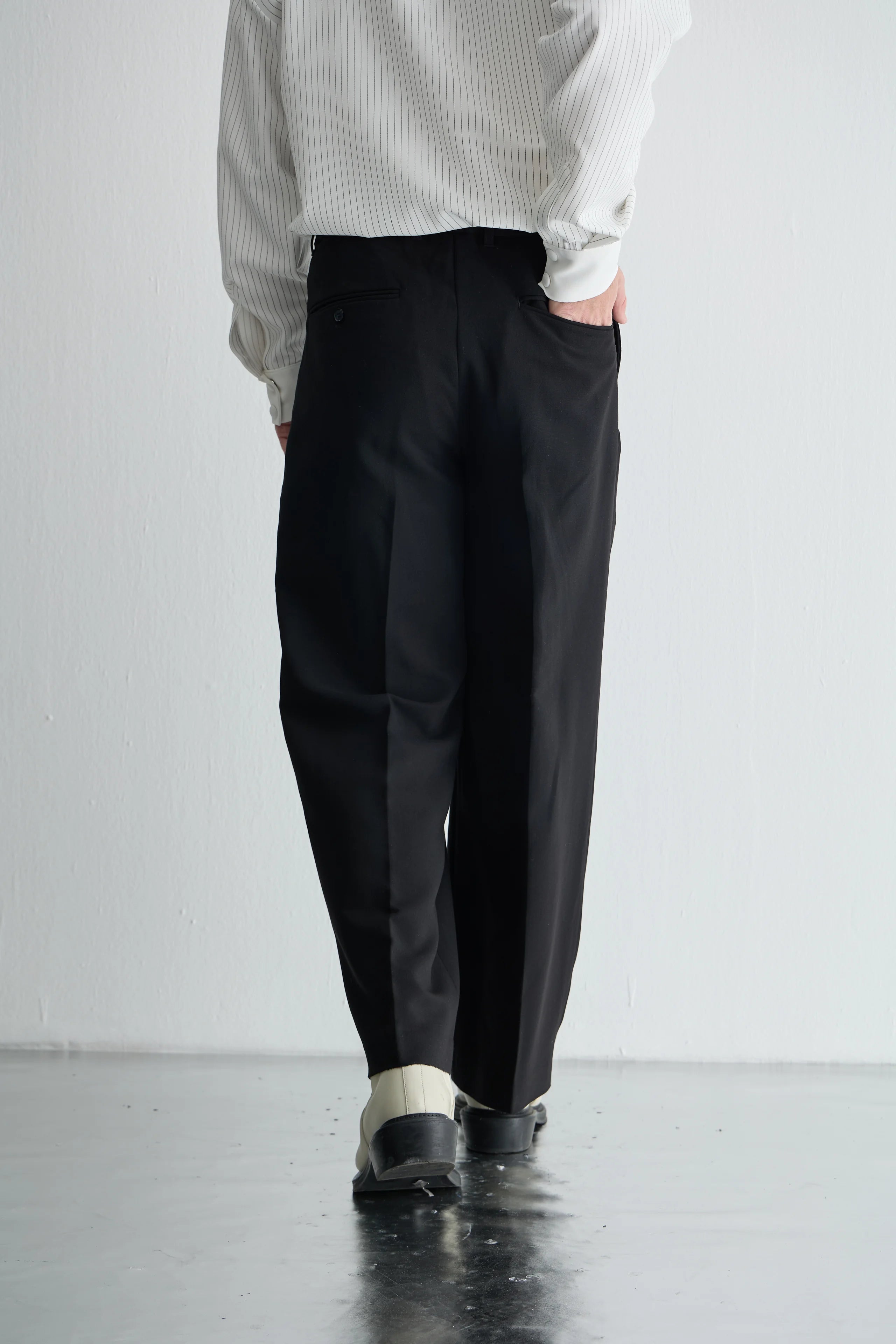 Gaia n Uranos Yüksek Bel Pileli Siyah Pantolon