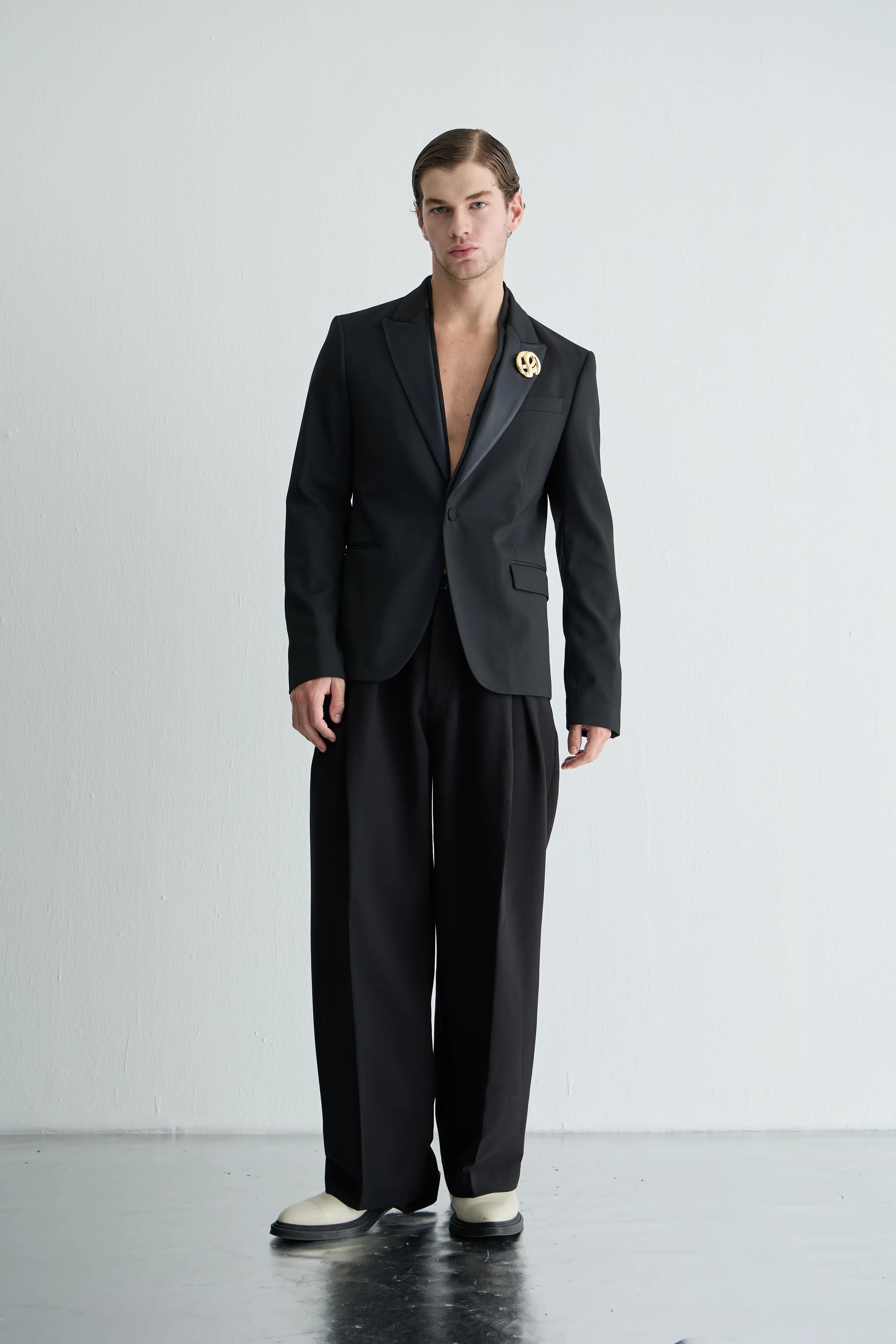 Gaia n Uranos Altın Broş Detaylı Siyah Blazer Ceket