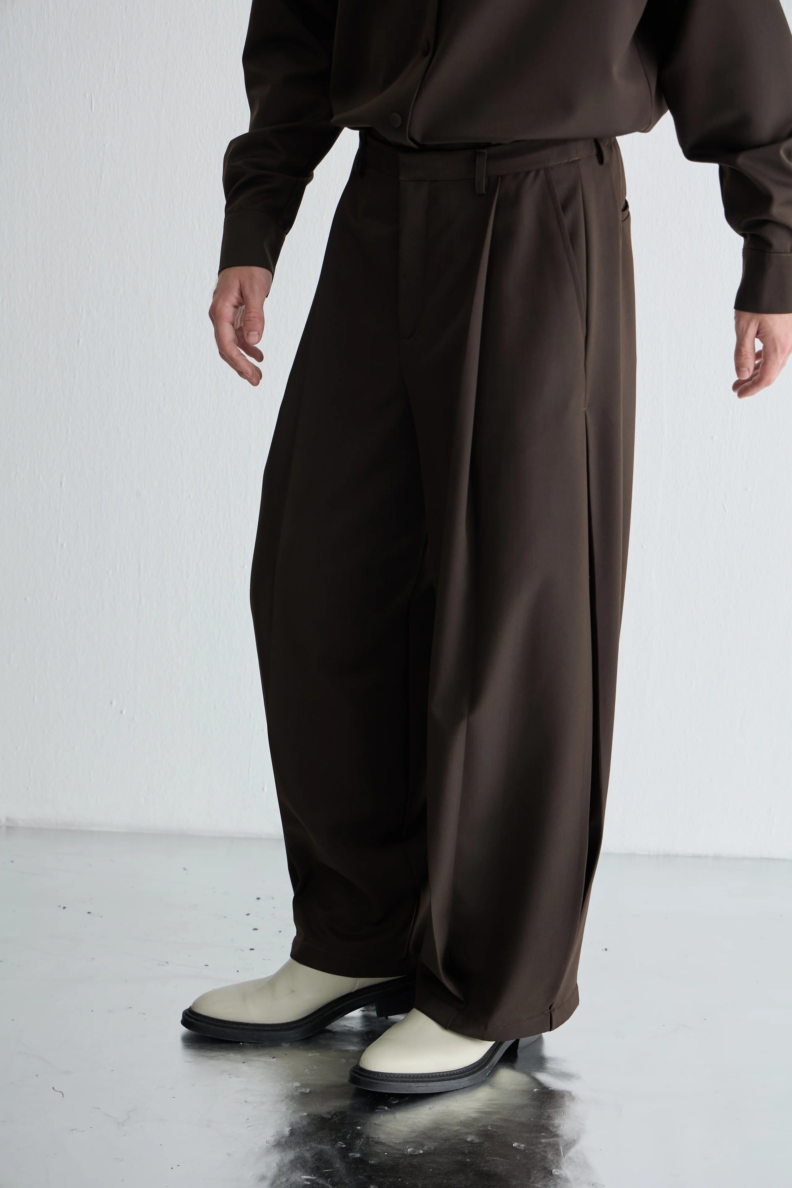 Gaia n Uranos Yüksek Bel Pileli Kahverengi Pantolon