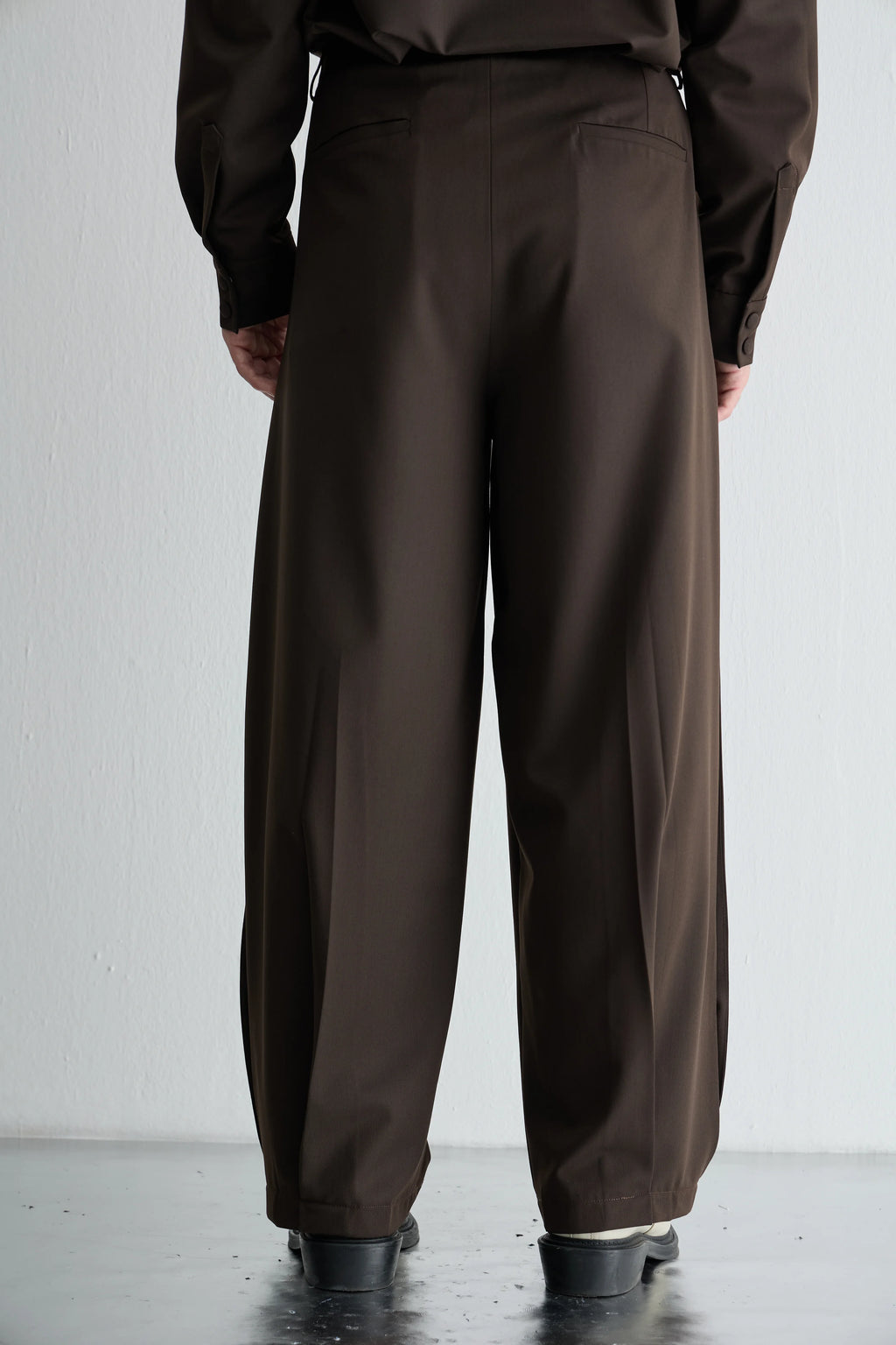 Gaia n Uranos Yüksek Bel Pileli Kahverengi Pantolon