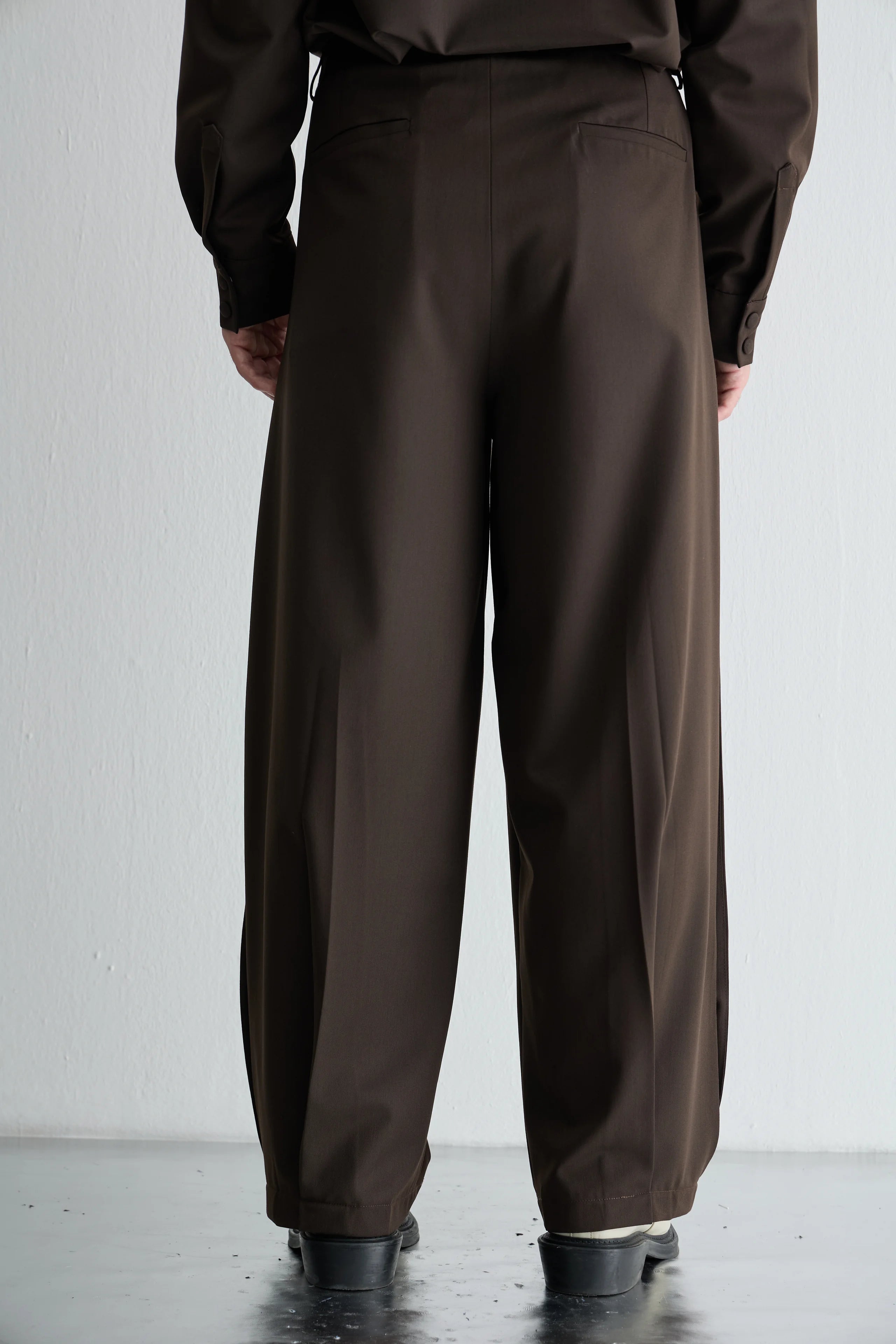 Gaia n Uranos Yüksek Bel Pileli Kahverengi Pantolon