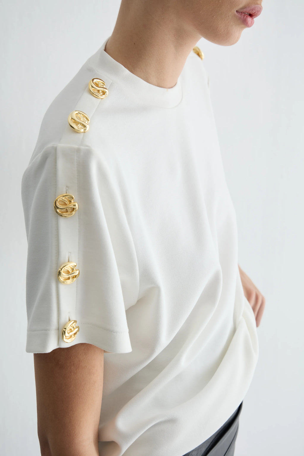 Gaia n Uranos Omuzdan Gold Düğmeli Tshirt