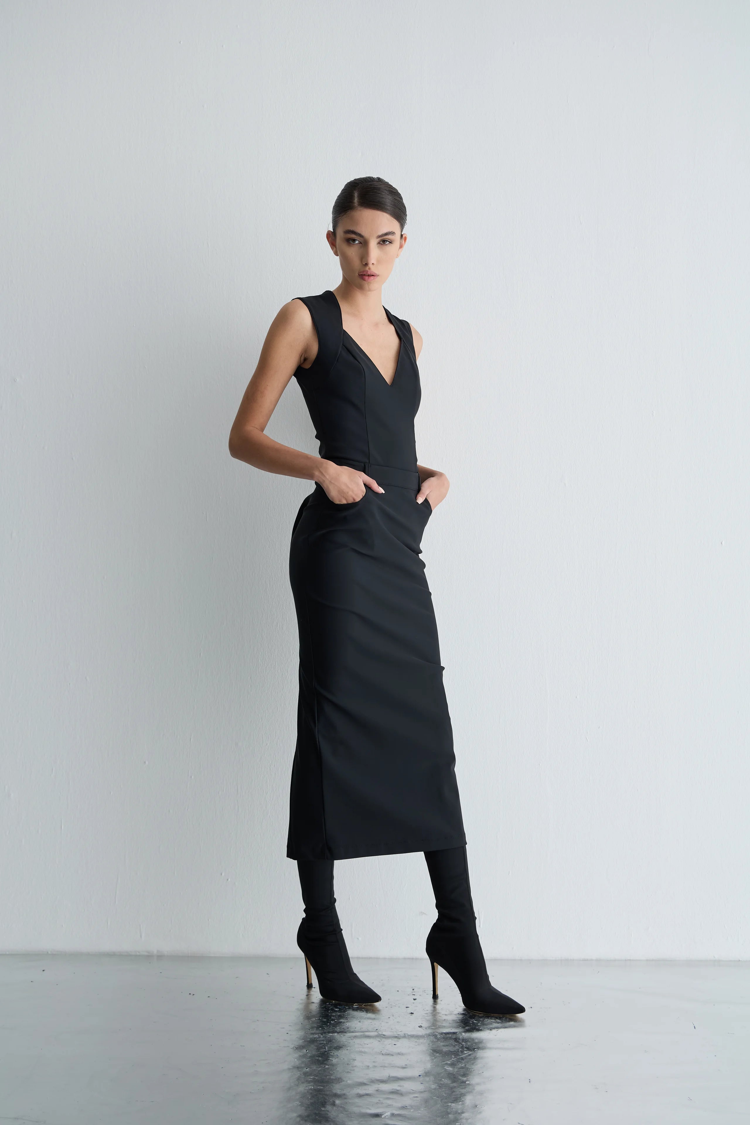 Gaia n Uranos Kolsuz V Yaka Bodysuit