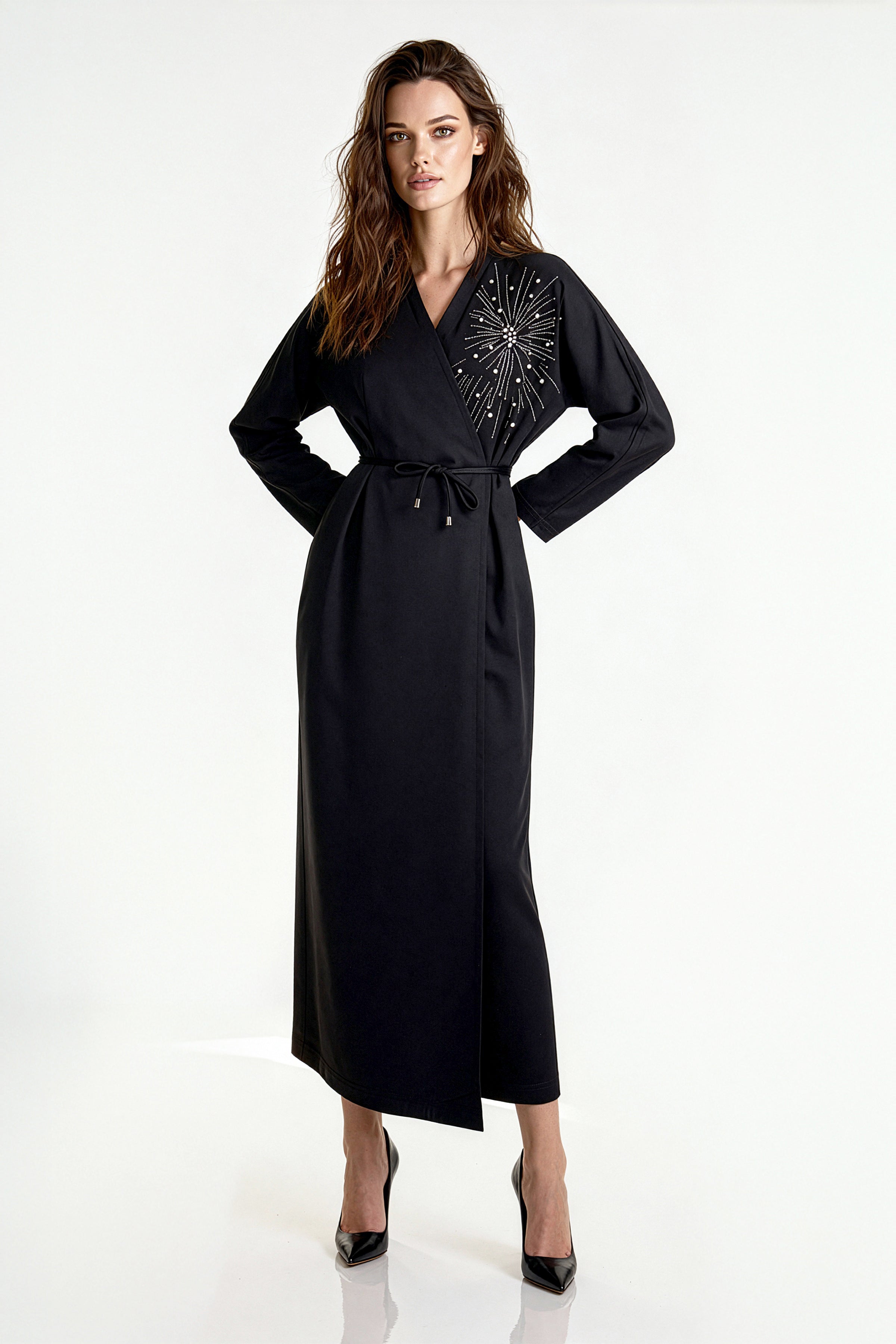 Uzun Kollu Anvelop Nakış Detaylı Uzun Elbise