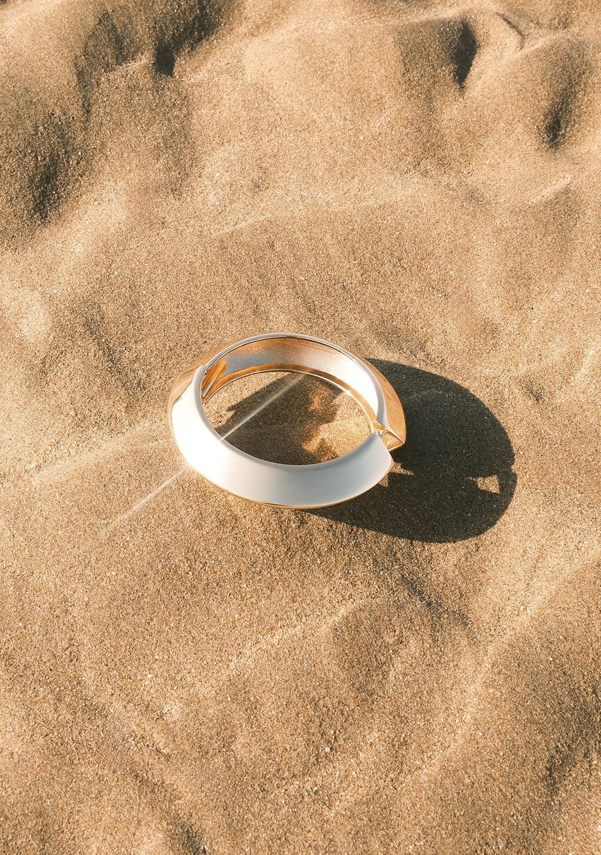 Tiny Anuket Gold Bracelet görünüm 4