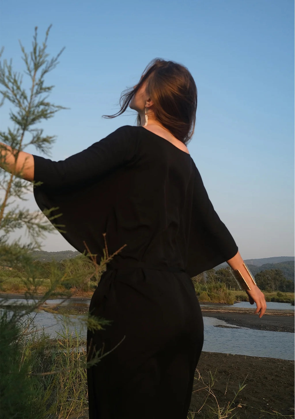 Tiny Kayık Yaka Tencel™ Elbise – Ayarlanabilir Bel Kuşaklı