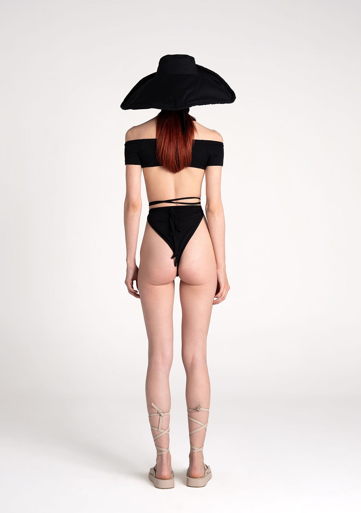 Tiny Siyah Derin Dekolteli Belden Bağlamalı Straplez Bodysuit görünüm 2