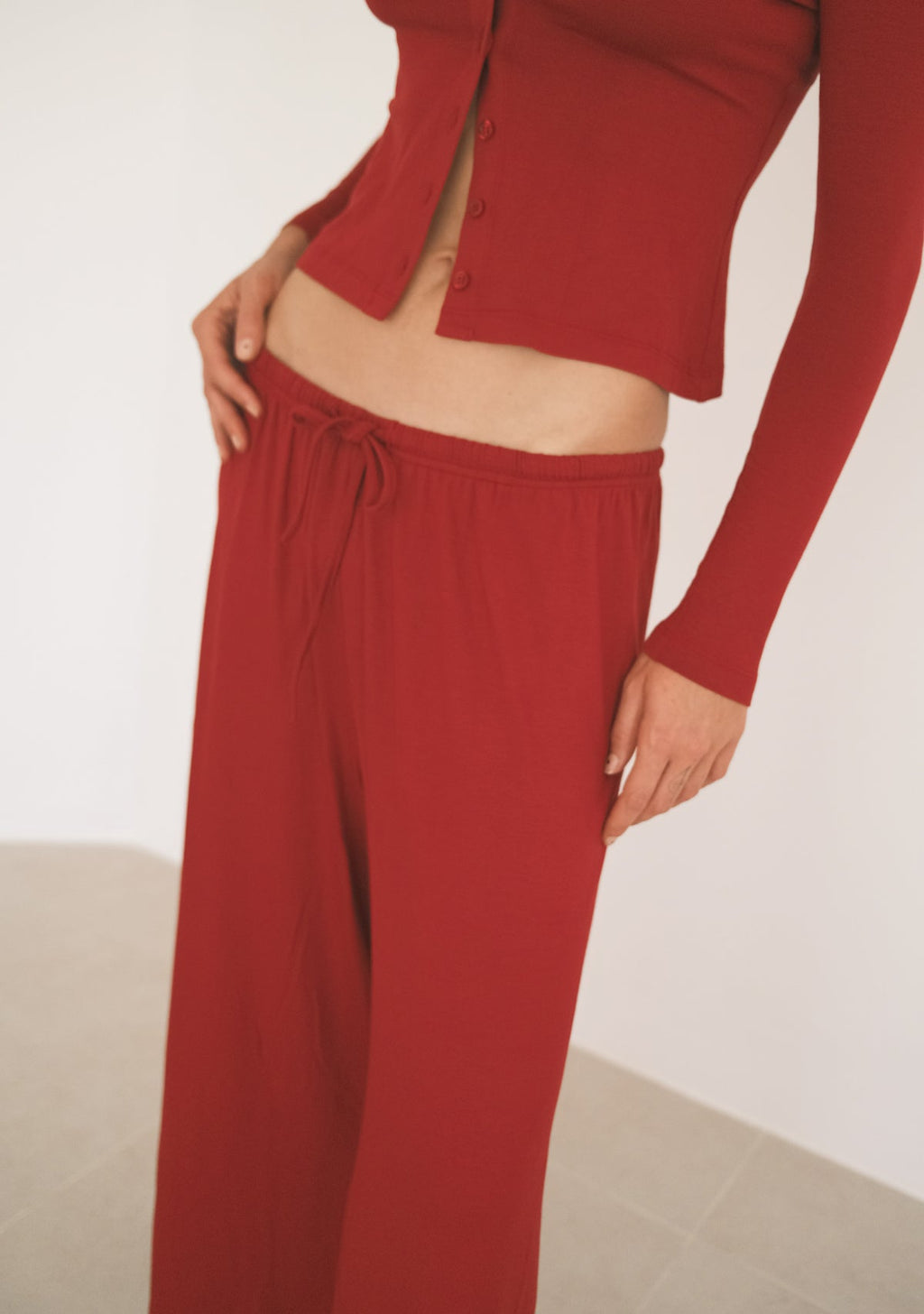 Tiny Bordo Lastik Belli Dökümlü Pantolon - Görsel 4