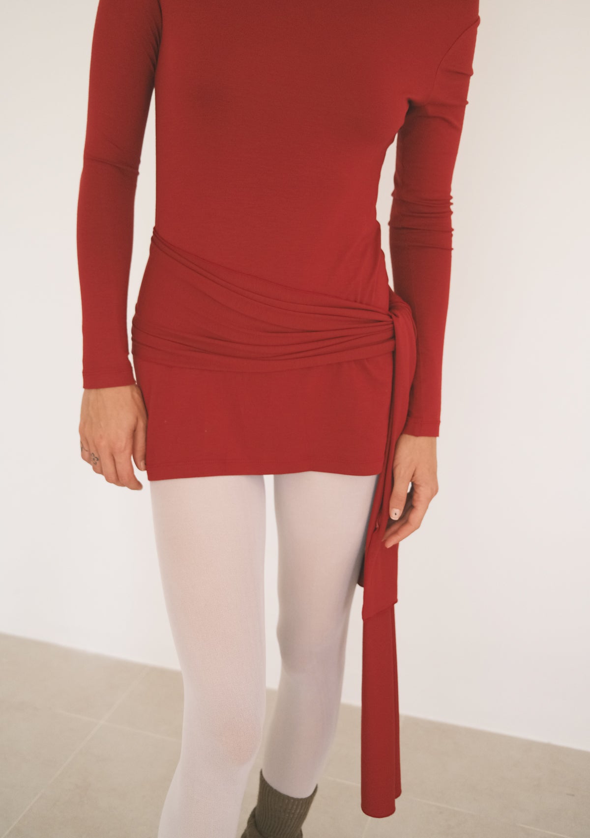 Tiny Bordo Düşük Omuz Mini Elbise - Görsel 8