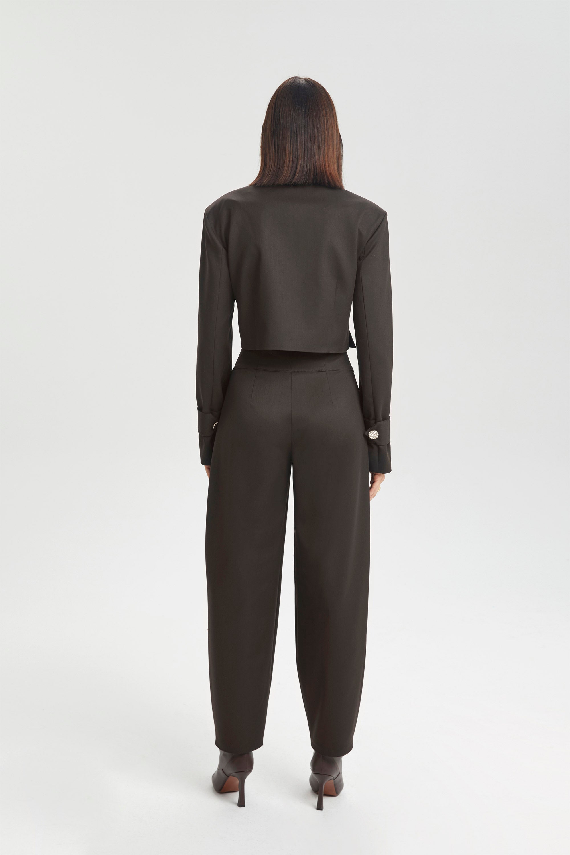 Haleia Asimetrik Düğmeli Cropped Ceket