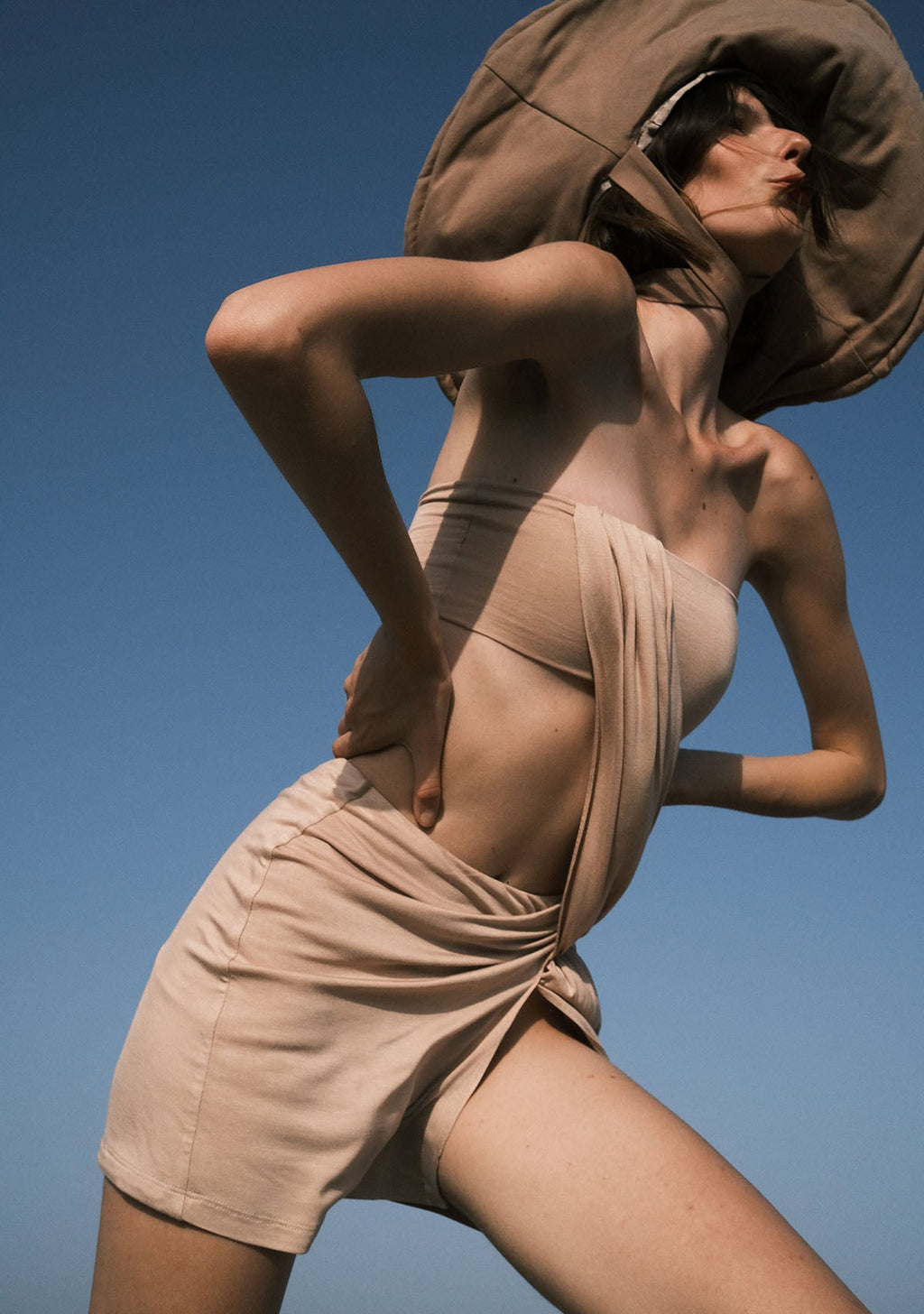 Tiny Nude Z Detaylı Straplez Elbise görünüm 13