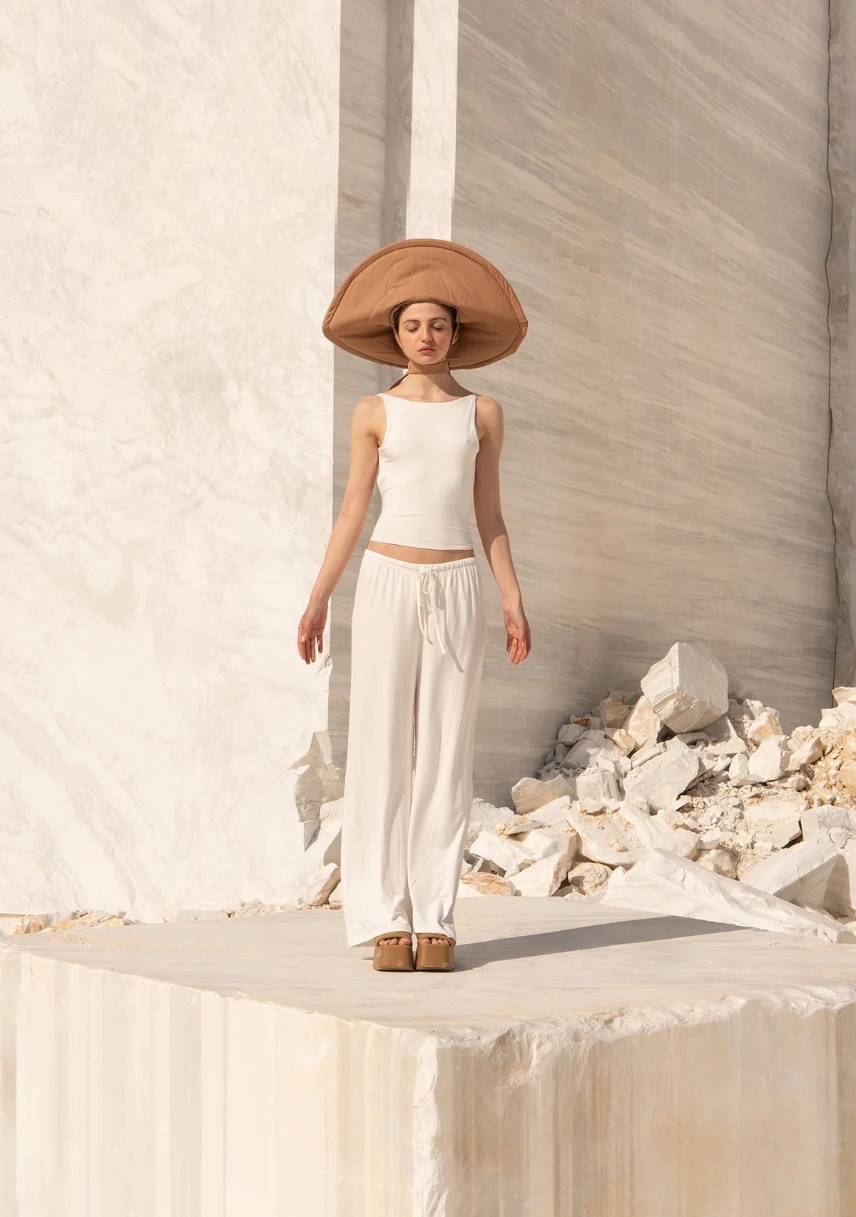 Tiny Sırtı Açık Belden Bağlamalı Bluz