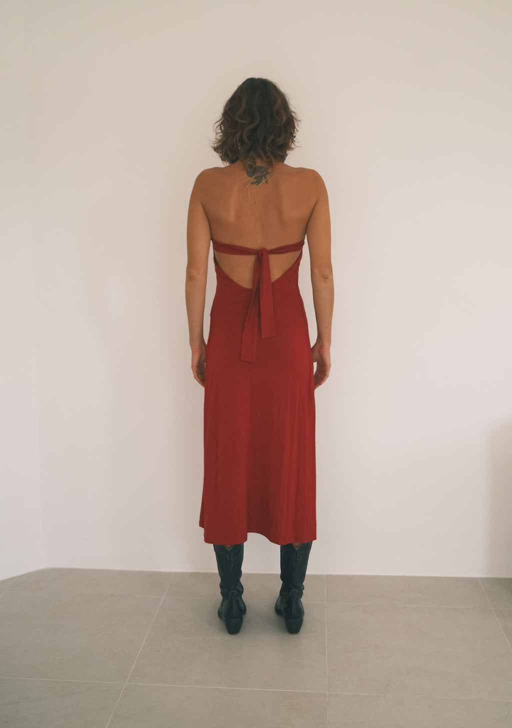Tiny Bordo Çift Yırtmaçlı Straplez Uzun Elbise - Görsel 5