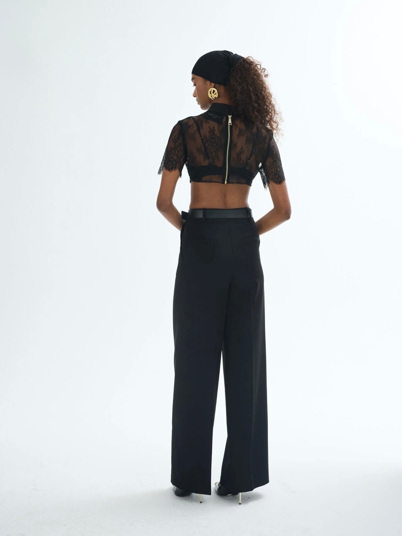 Gaia N Uranos Kısa Kollu Dantelli Crop