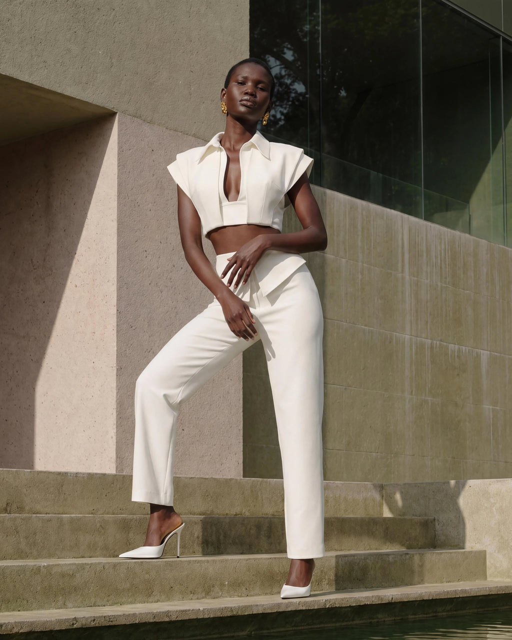 Gaia n Uranos Keskin Omuzlu Pencere Detaylı Crop Bluz