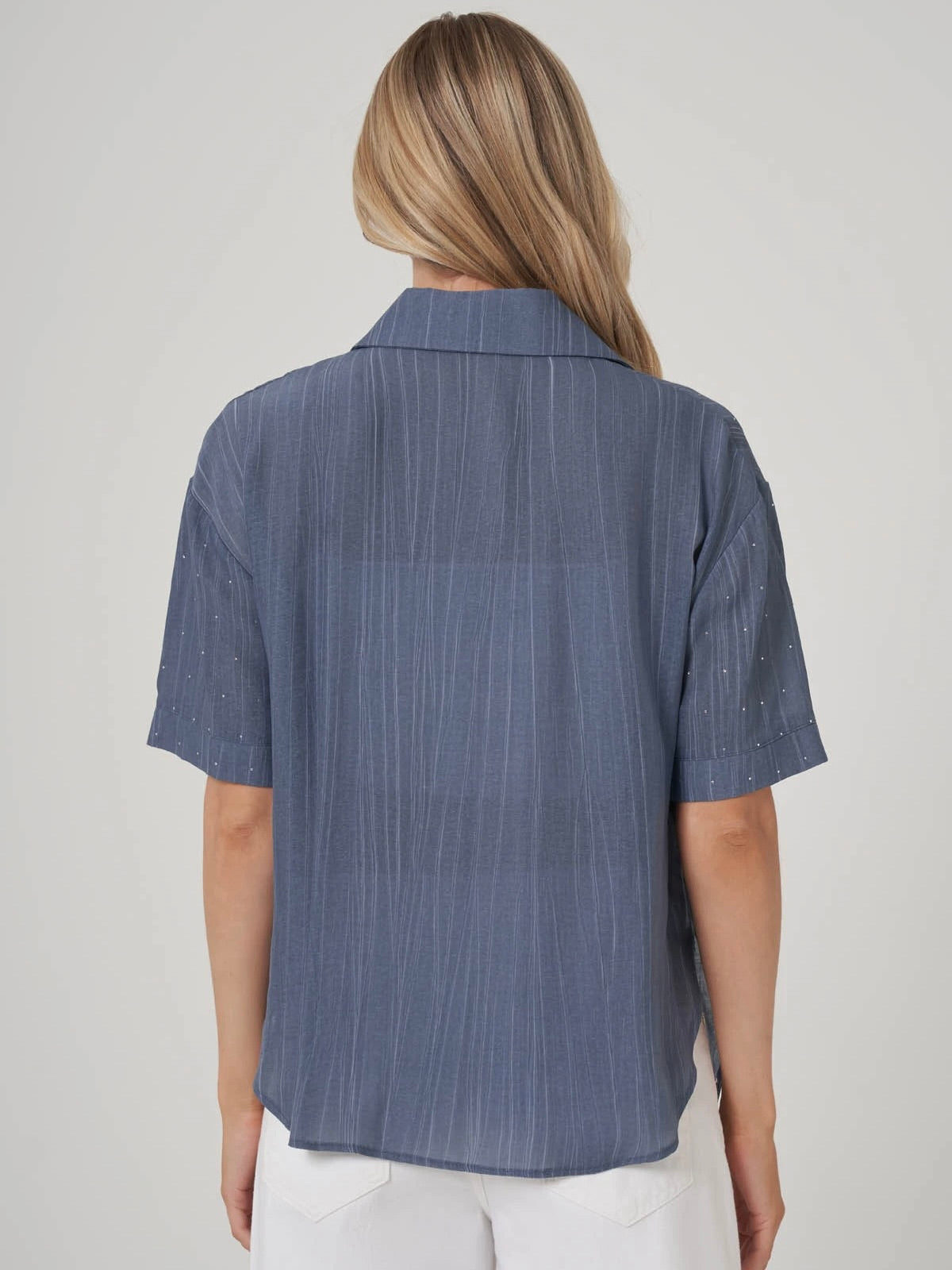 Taş Detaylı Düğmeli Oversize Gömlek