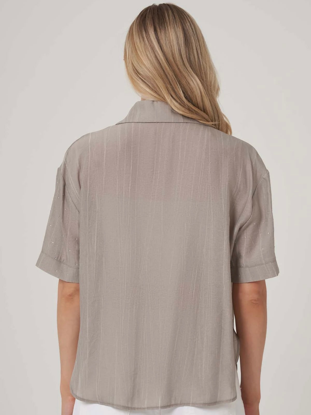 Taş Detaylı Düğmeli Oversize Gömlek
