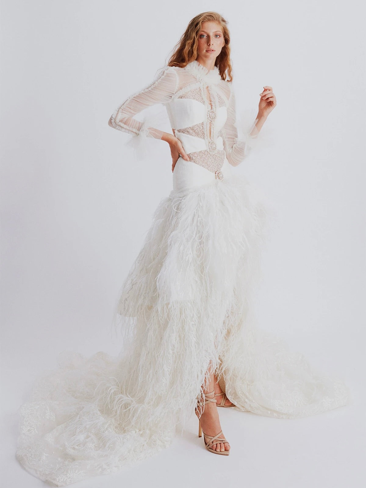 Haleia Volanlı Kristal Detaylı Açık Sırt Gelinlik