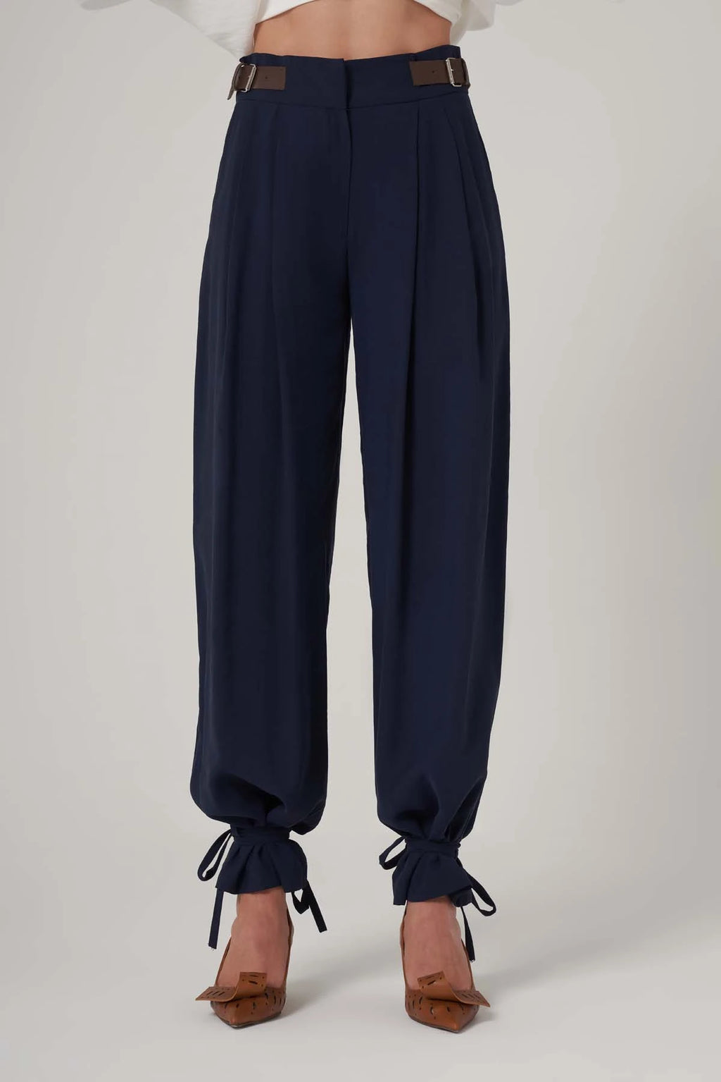 Utopian Deri Kemer Detaylı Paça Bağlamalı Pantolon