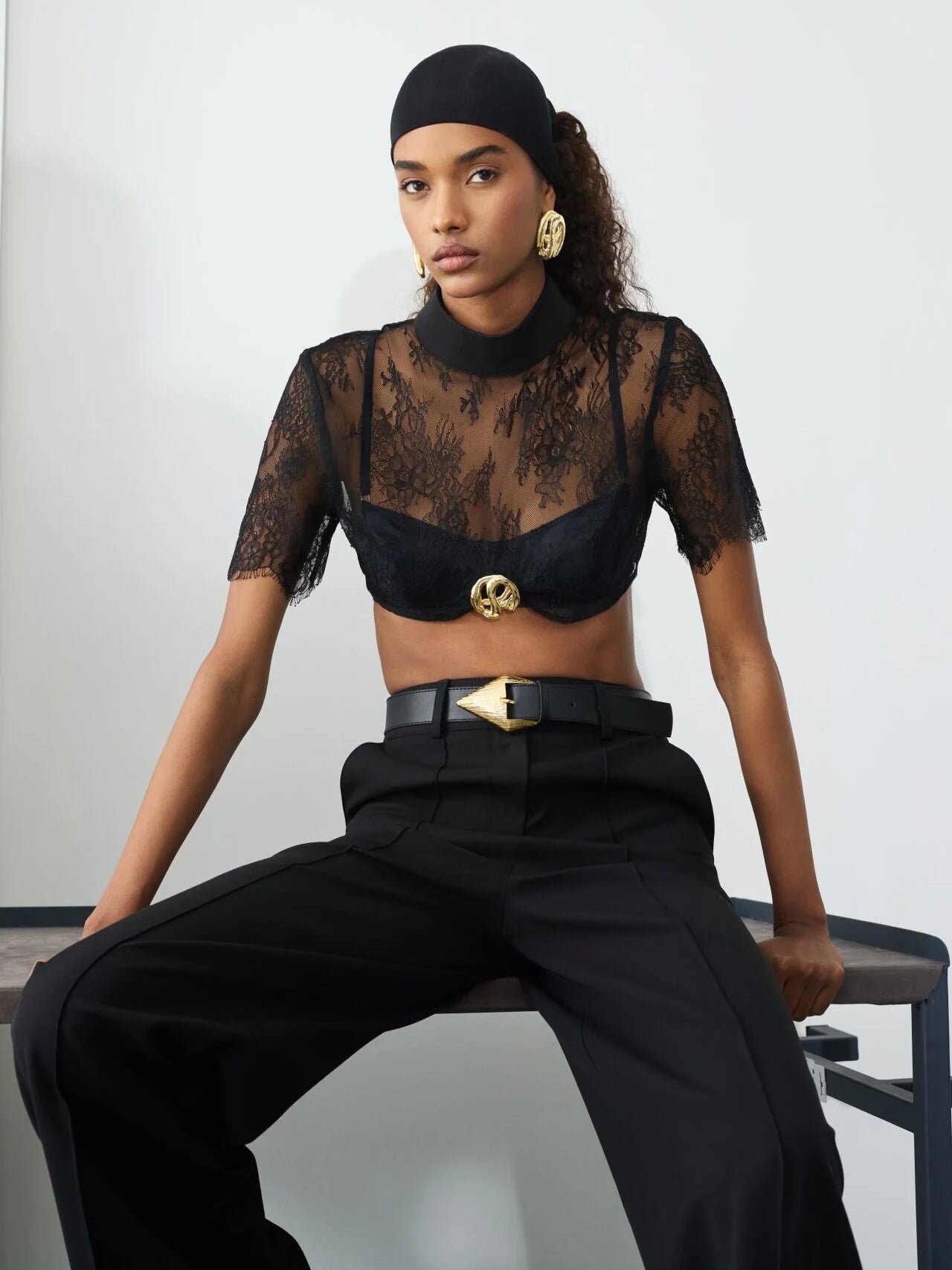 Gaia N Uranos Kısa Kollu Dantelli Crop