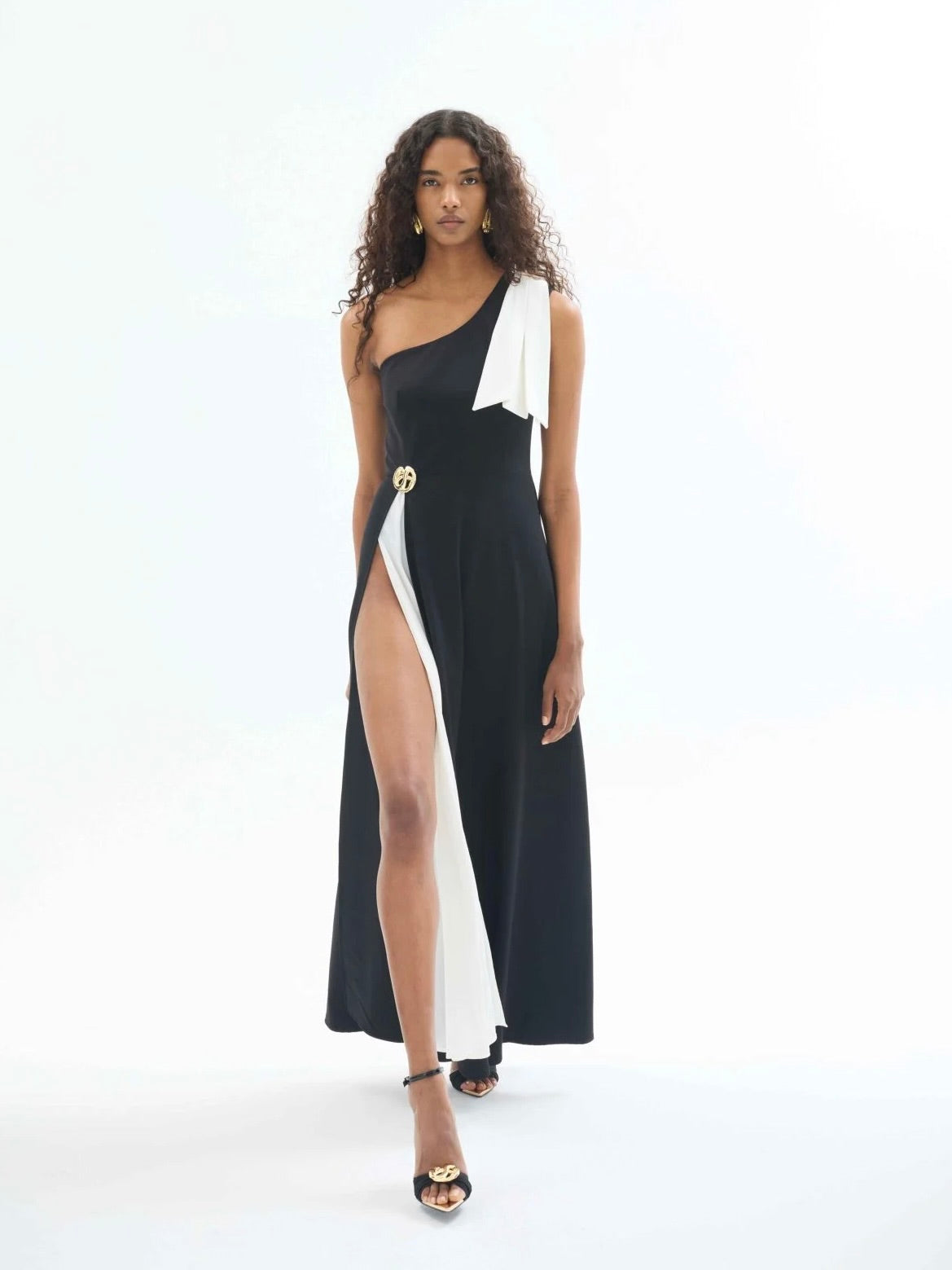 Gaia n Uranos Siyah Fiyonk Yaka Elbise