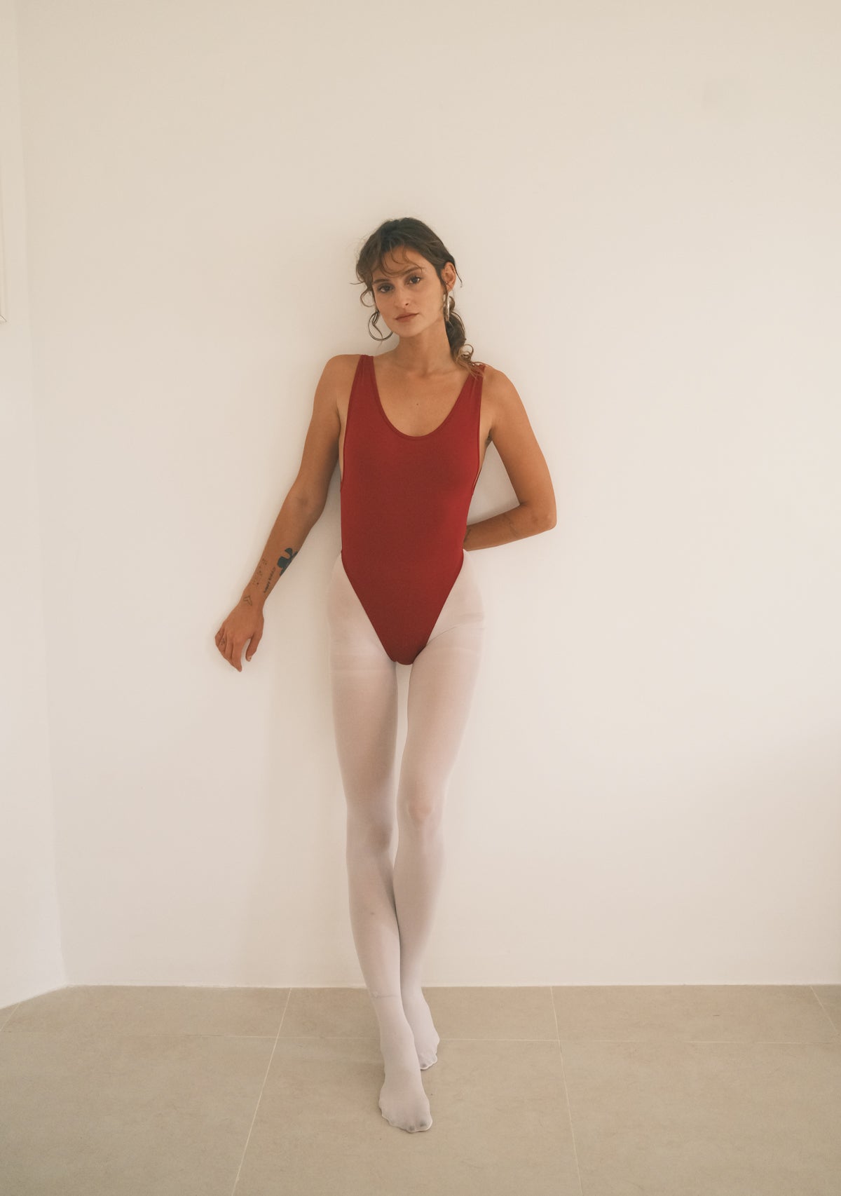 Tiny Bordo Sırt Dekolteli Esnek Bodysuit - Görsel 3
