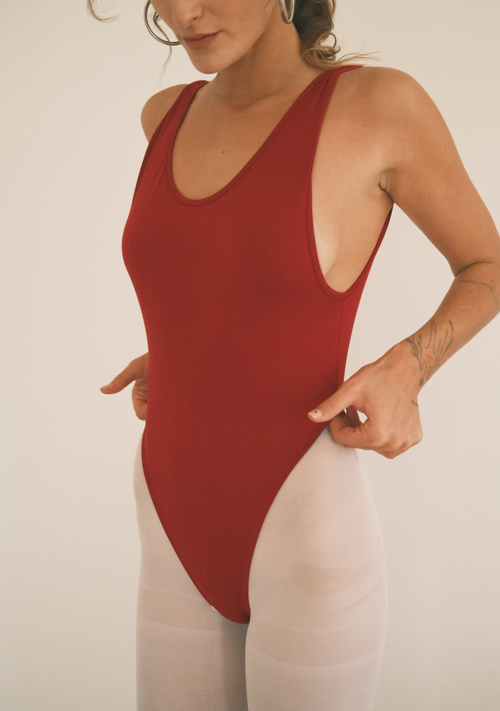 Tiny Bordo Sırt Dekolteli Esnek Bodysuit - Görsel 6